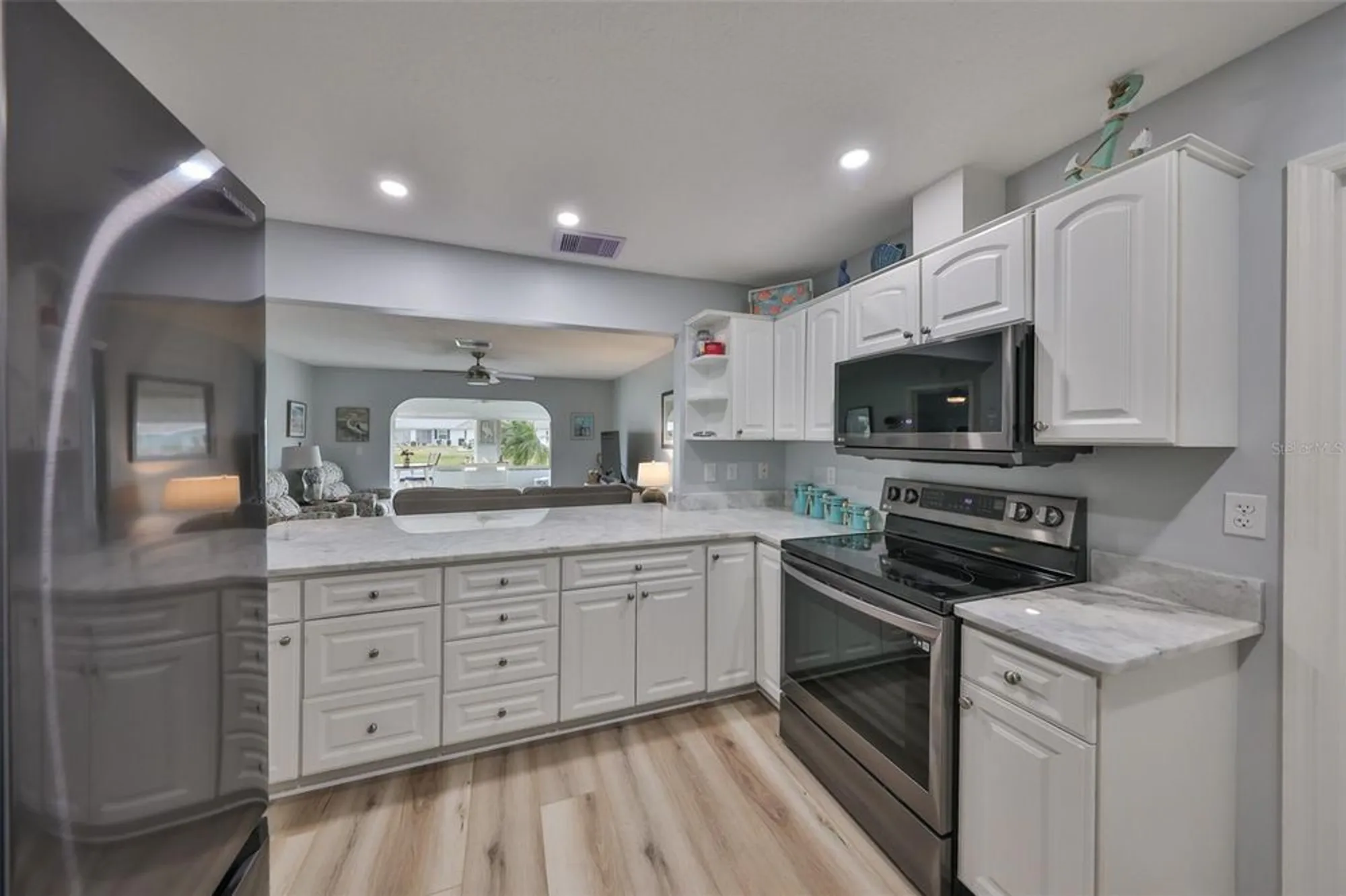 Property Slideshow image 16 of 55 | 1805 columbine pl, Sun City Center, FL, 33573