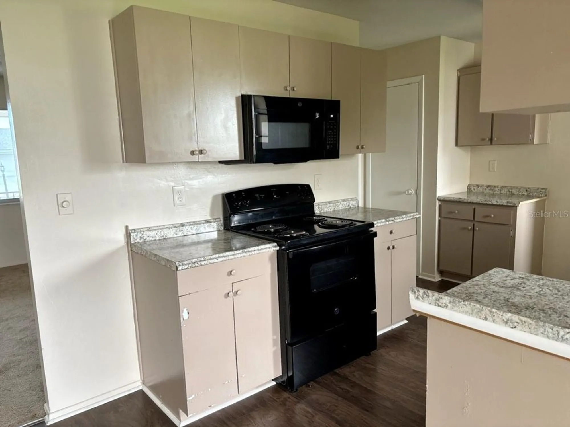 Property Slideshow image 9 of 19 | 1517 danbury dr, Sun City Center, FL, 33573