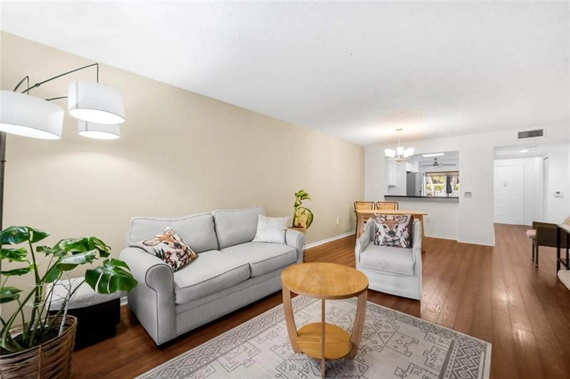 Property Slideshow image 12 of 35 | 7427 n devon dr 108, Tamarac, FL, 33321