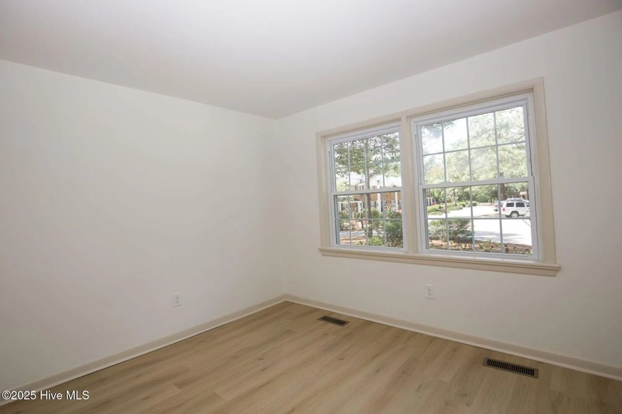 Property Slideshow image 18 of 28 | 317 driftwood cir unit b, Southern Pines, NC, 28387