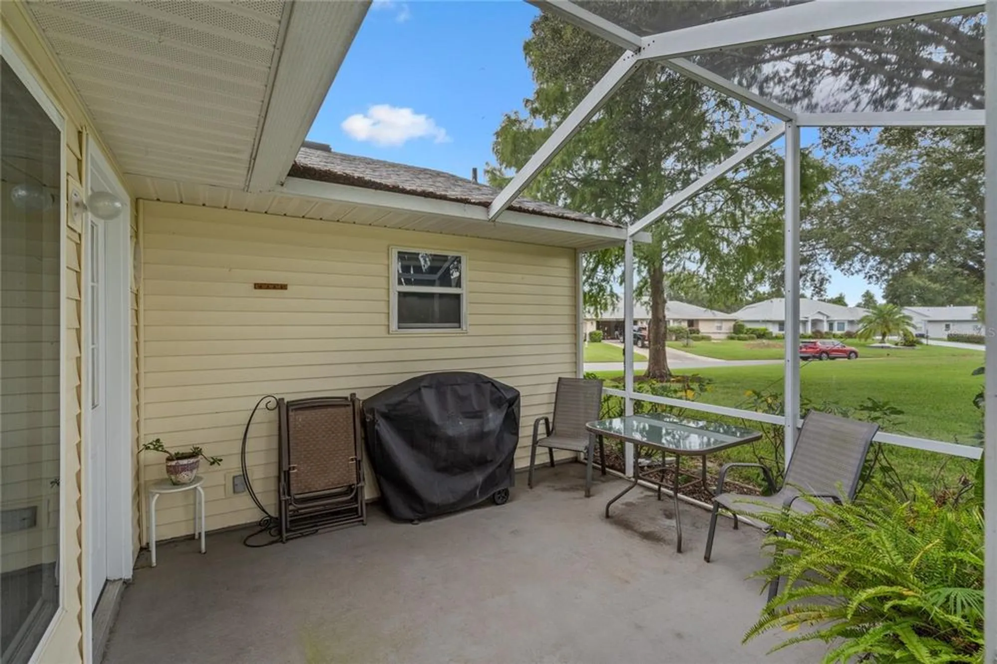 Property Slideshow image 23 of 47 | 27107 racquet cir, Leesburg, FL, 34748