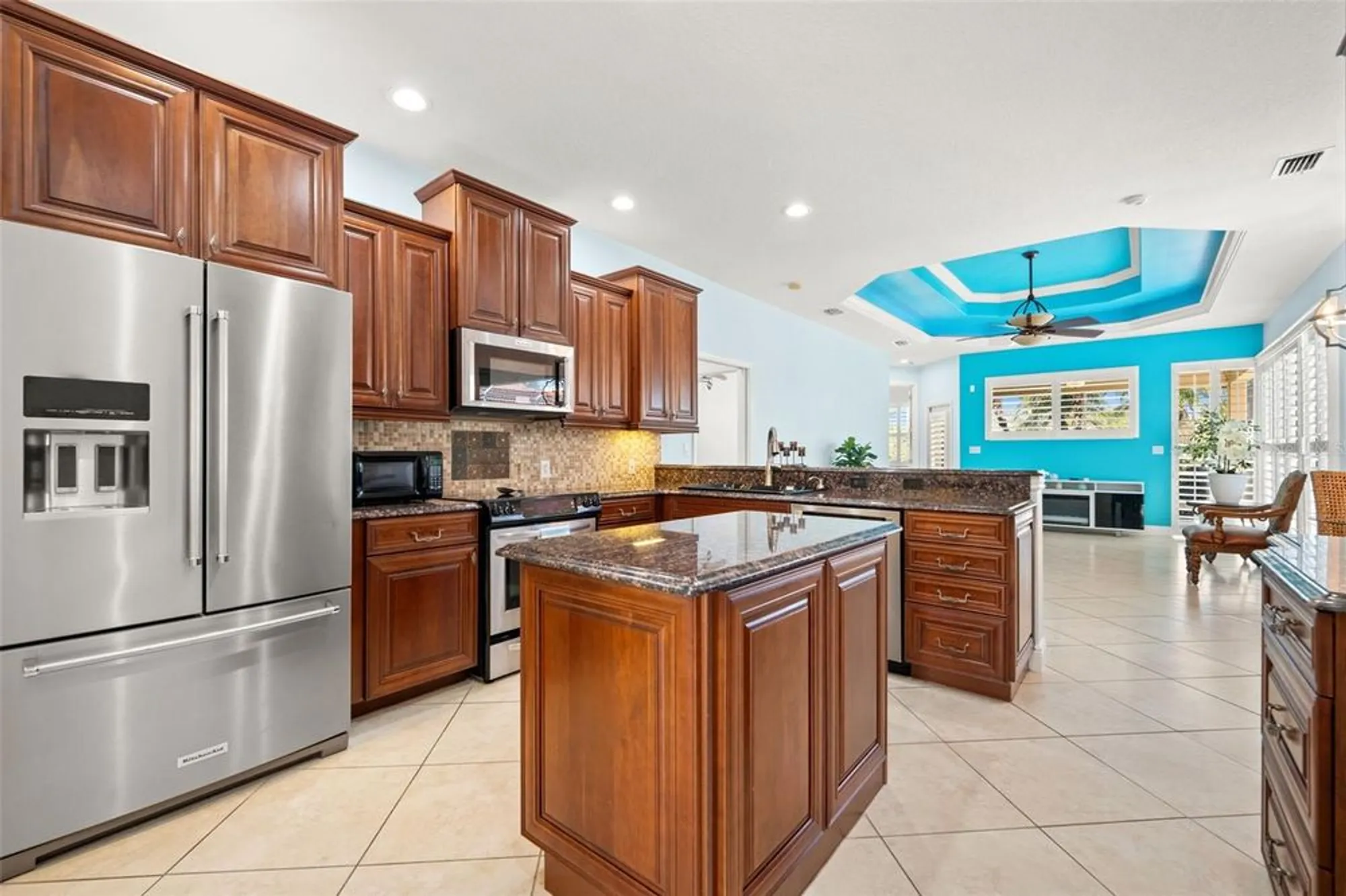Property Slideshow image 12 of 52 | 6882 tailfeather way, Bradenton, FL, 34203