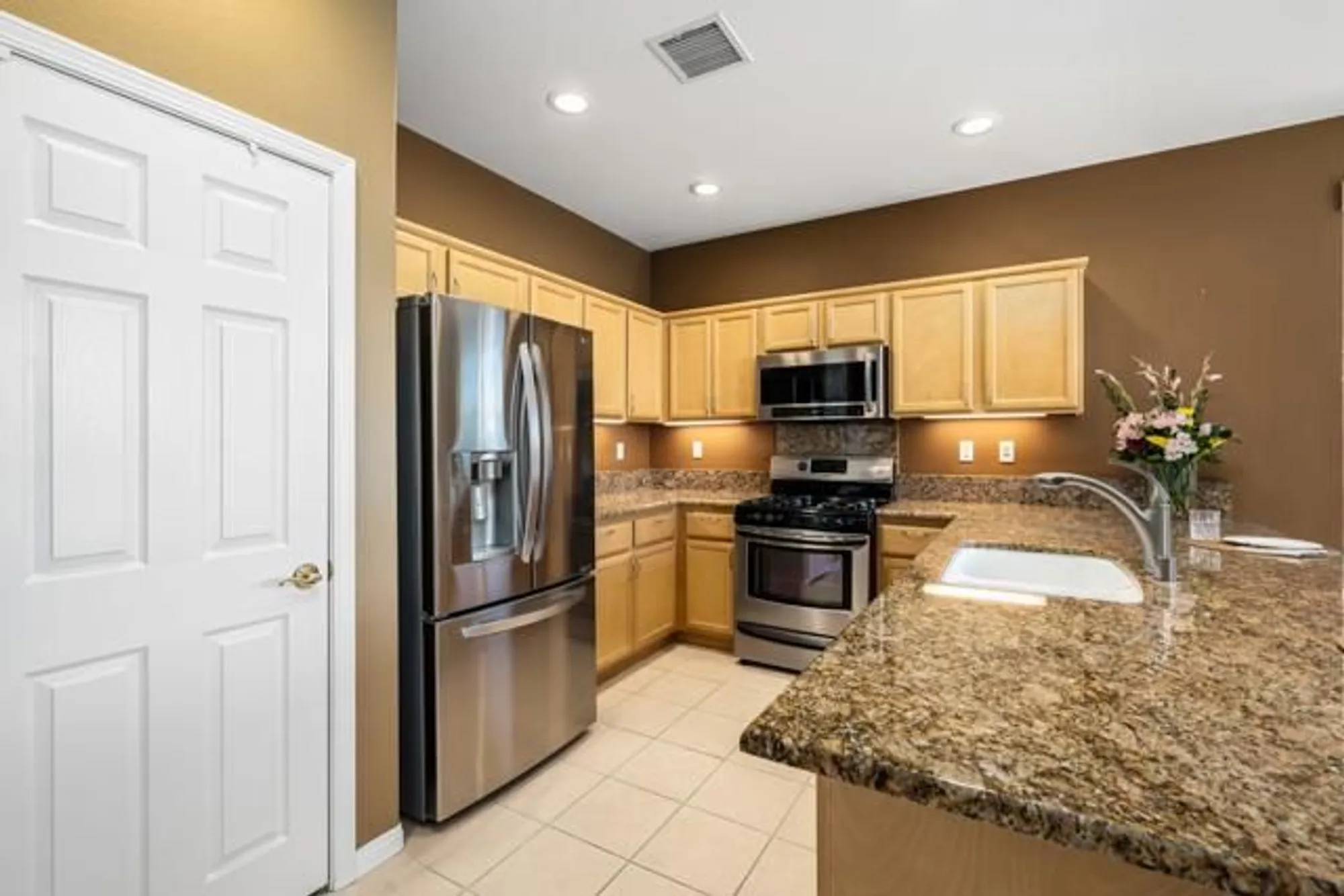 Property Slideshow image 14 of 78 | 81626 prism dr, La Quinta, CA, 92253