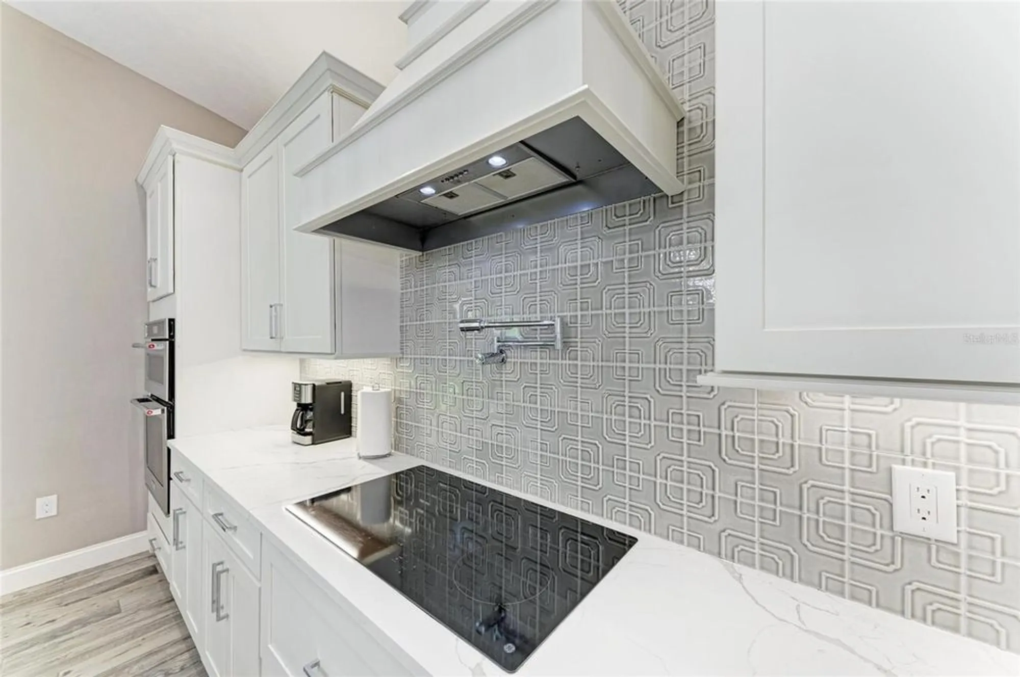 Property Slideshow image 25 of 69 | 8416 palm lakes ct, Sarasota, FL, 34243