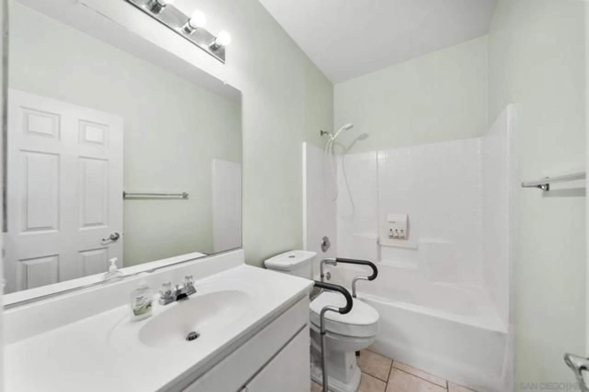 Property Slideshow image 28 of 37 | 27992 whisperwood dr, Menifee, CA, 92584