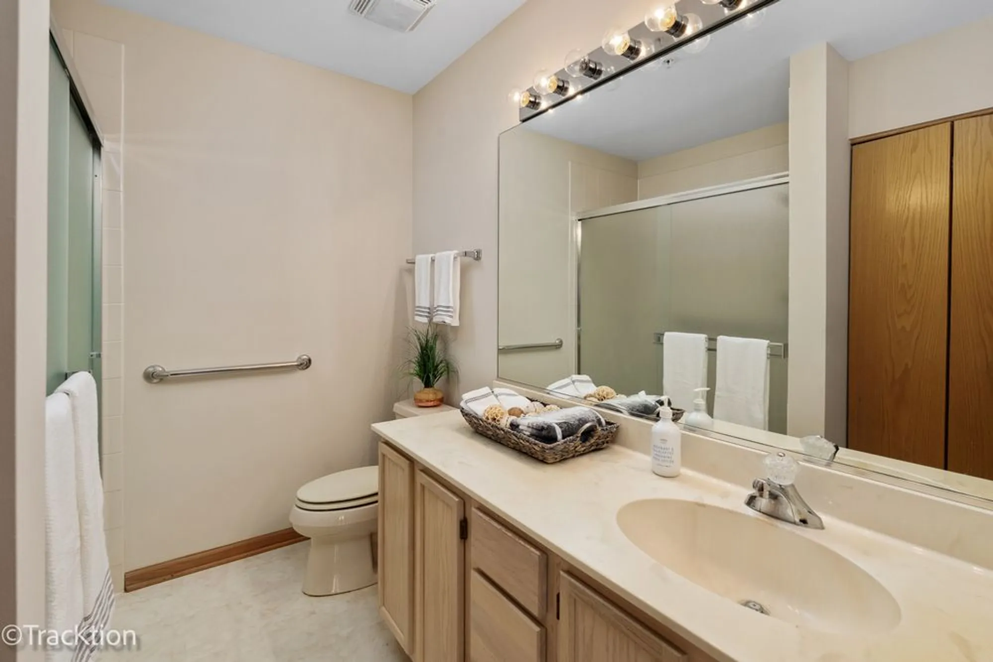 Property Slideshow image 7 of 17 | 13818 s bristlecone ln d, Plainfield, IL, 60544