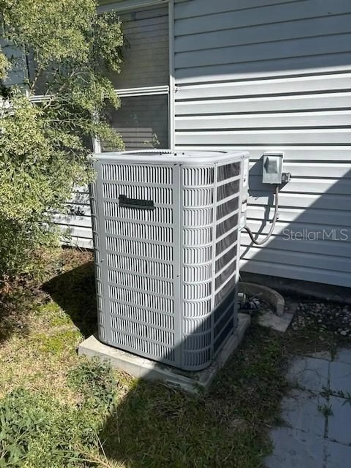 Property Slideshow image 33 of 41 | 528 valencia pl, Lady Lake, FL, 32159