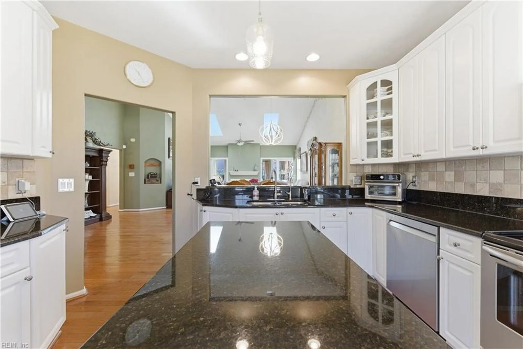 Property Slideshow image 15 of 44 | 3237 gallahad dr, Virginia Beach, VA, 23456