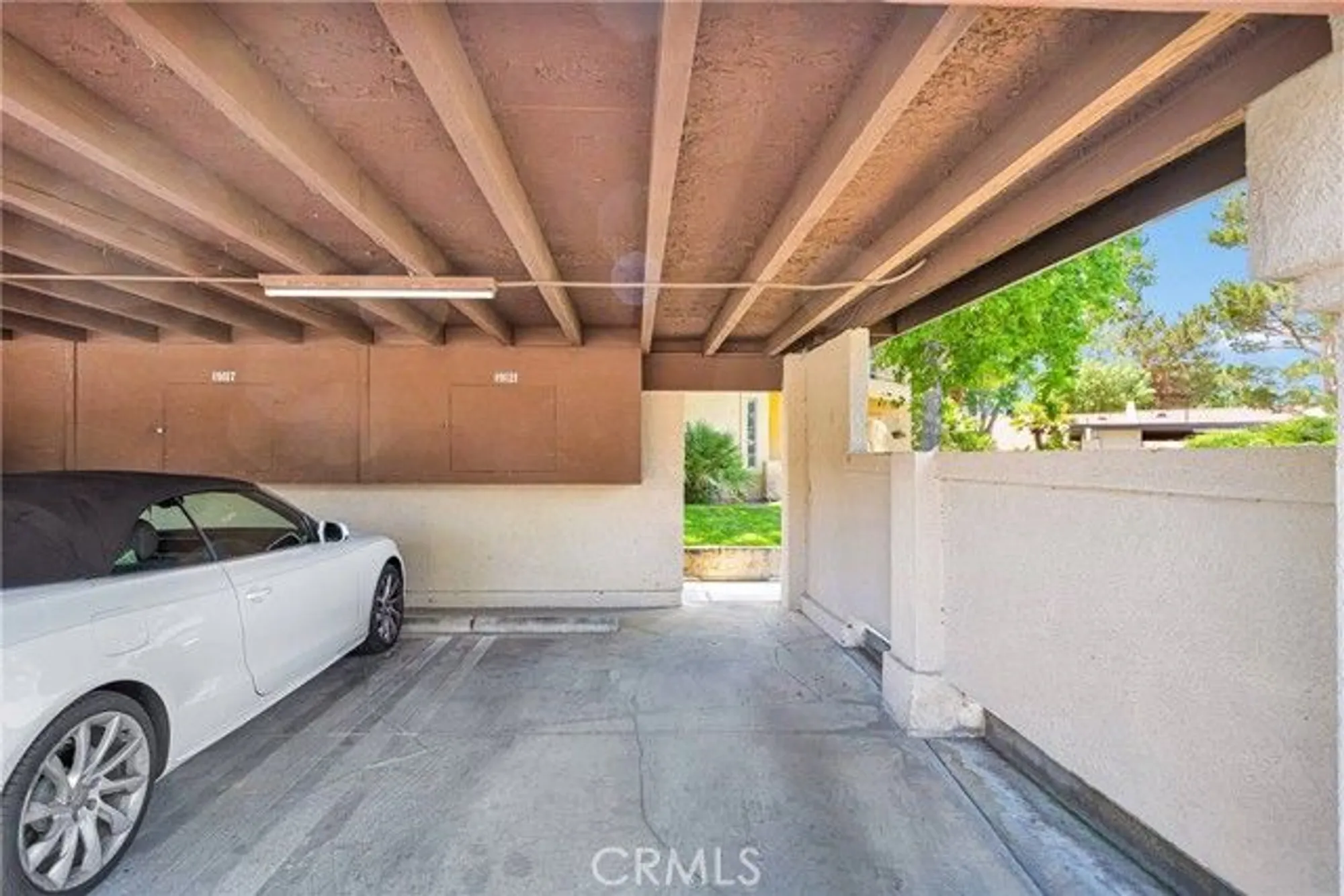 Property Slideshow image 28 of 39 | 19121 palo verde dr, Apple Valley, CA, 92308