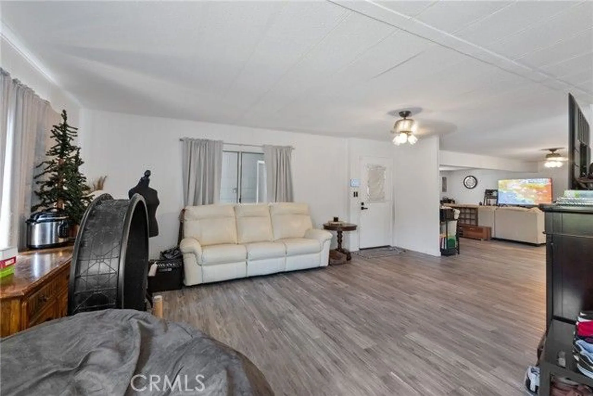 Property Slideshow image 11 of 36 | 1507 willow leaf dr, Hemet, CA, 92545