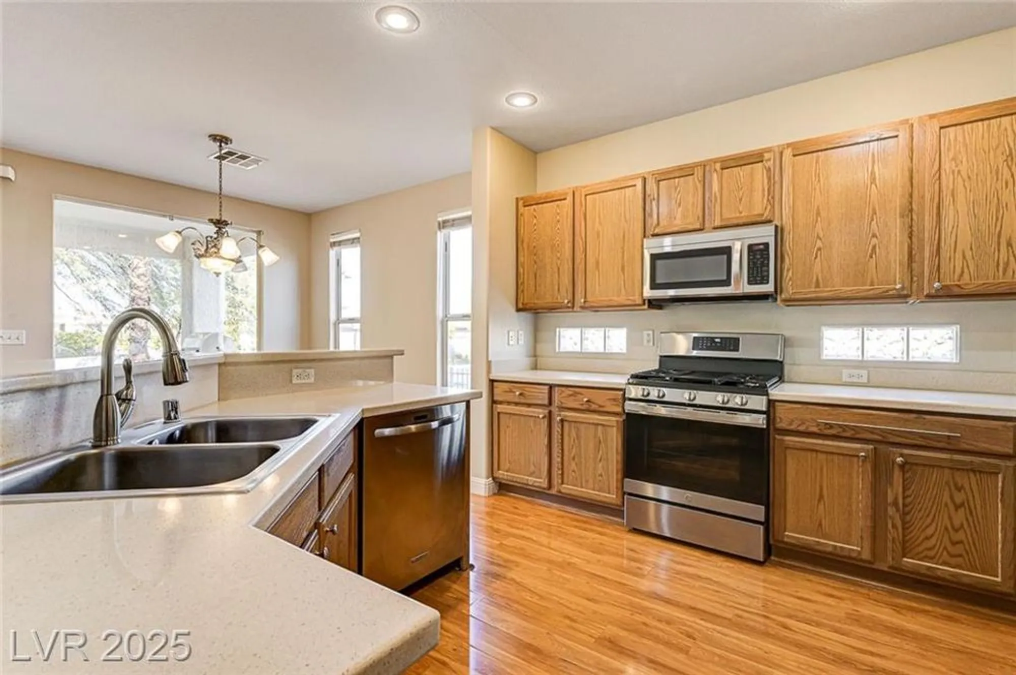 Property Slideshow image 19 of 65 | 10532 riva grande ct, Las Vegas, NV, 89135