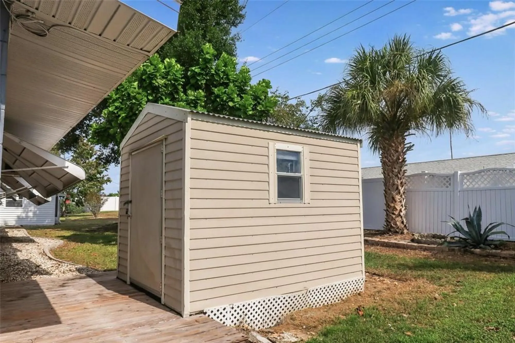 Property Slideshow image 14 of 30 | 806 oakmont ave, Sun City Center, FL, 33573