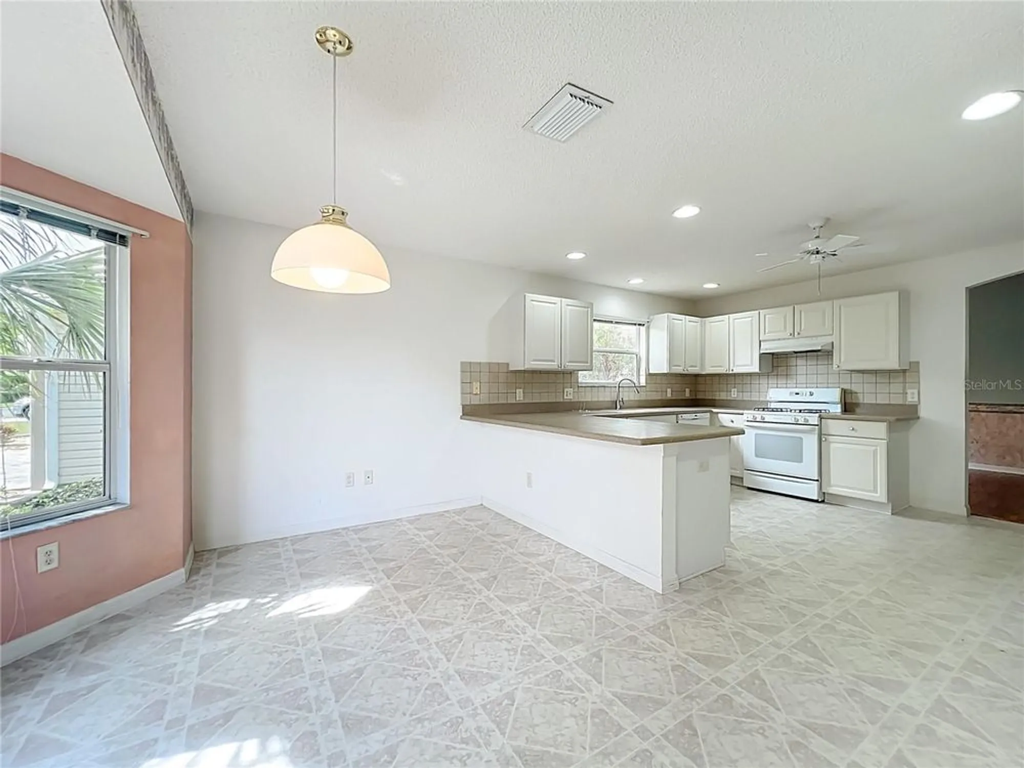 Property Slideshow image 10 of 35 | 1252 weaton ct, The Villages, FL, 32162