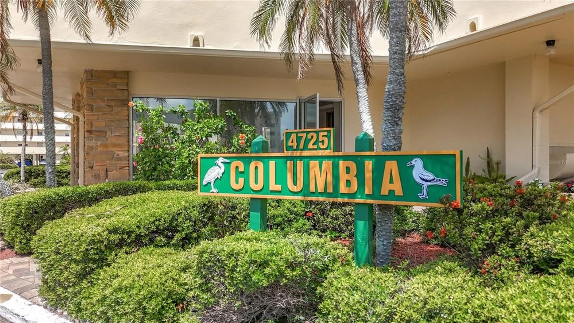 Property Slideshow image 3 of 61 | 4725 cove cir apt 908, St Petersburg, FL, 33708