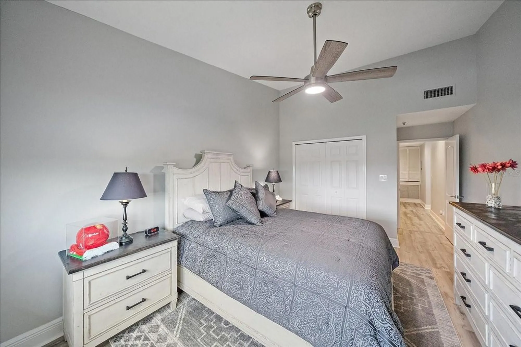 Property Slideshow image 27 of 52 | 5400 eagles point cir apt 405, Sarasota, FL, 34231