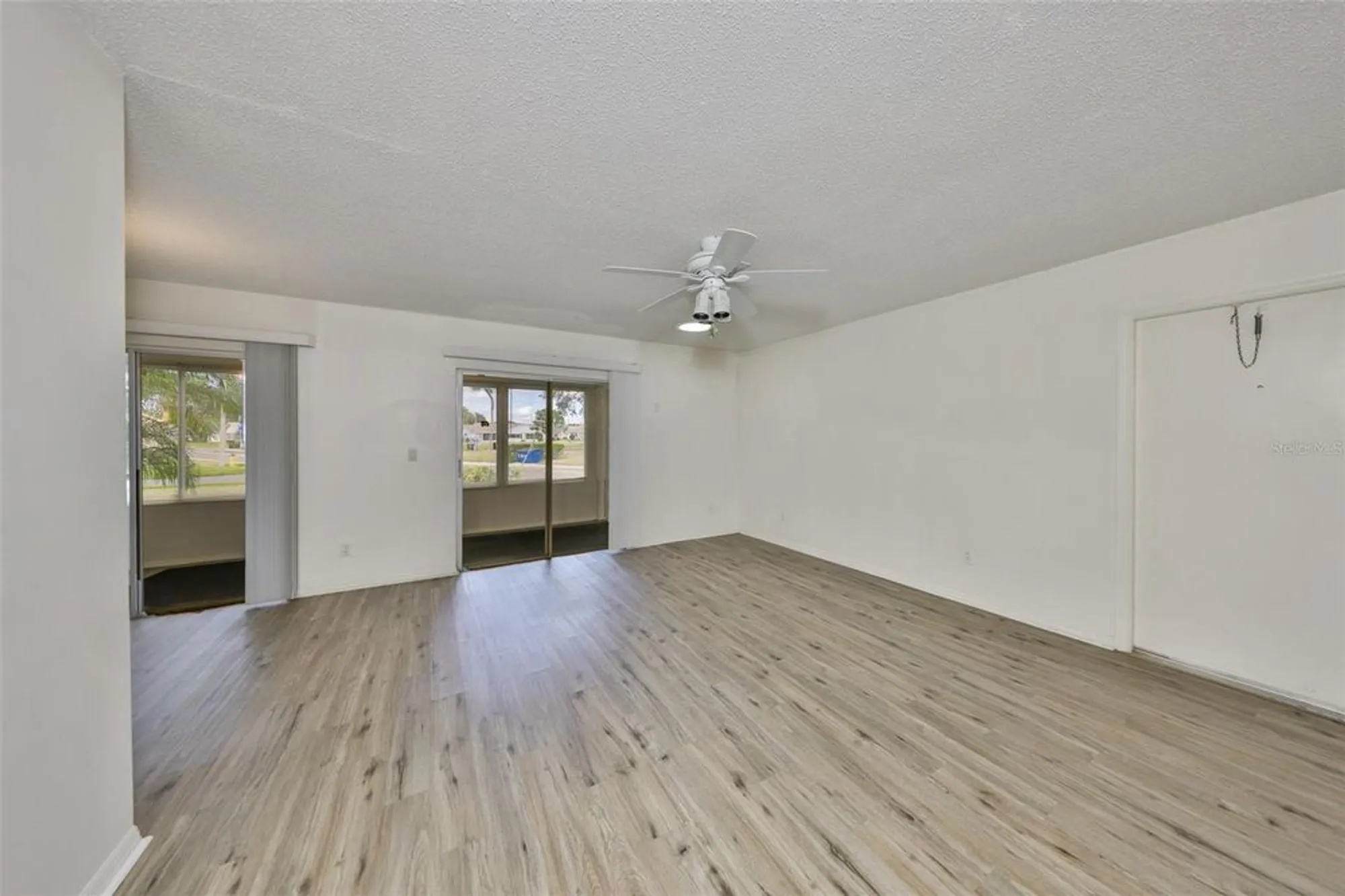 Property Slideshow image 5 of 45 | 431 gloucester blvd, Sun City Center, FL, 33573