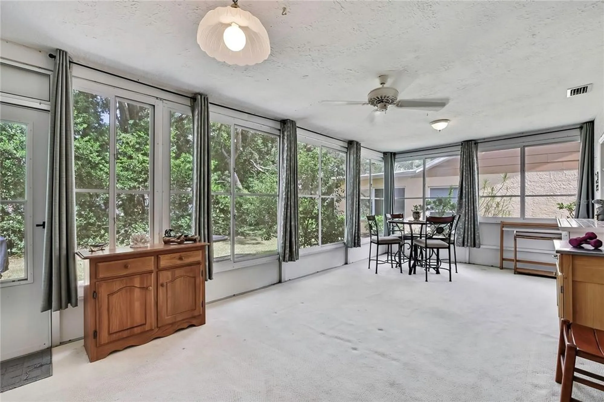 Property Slideshow image 25 of 72 | 6517 ocean pines ln, Spring Hill, FL, 34606
