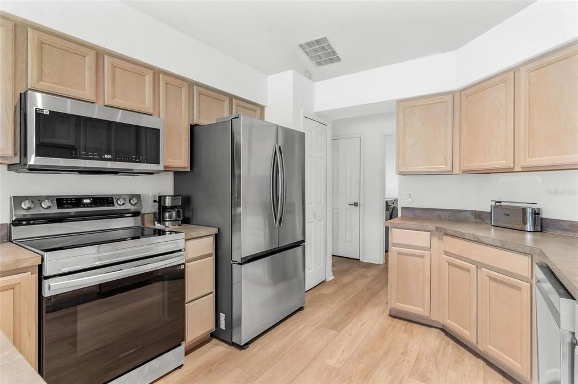 Property Slideshow image 13 of 55 | 25440 crestwater dr, Leesburg, FL, 34748