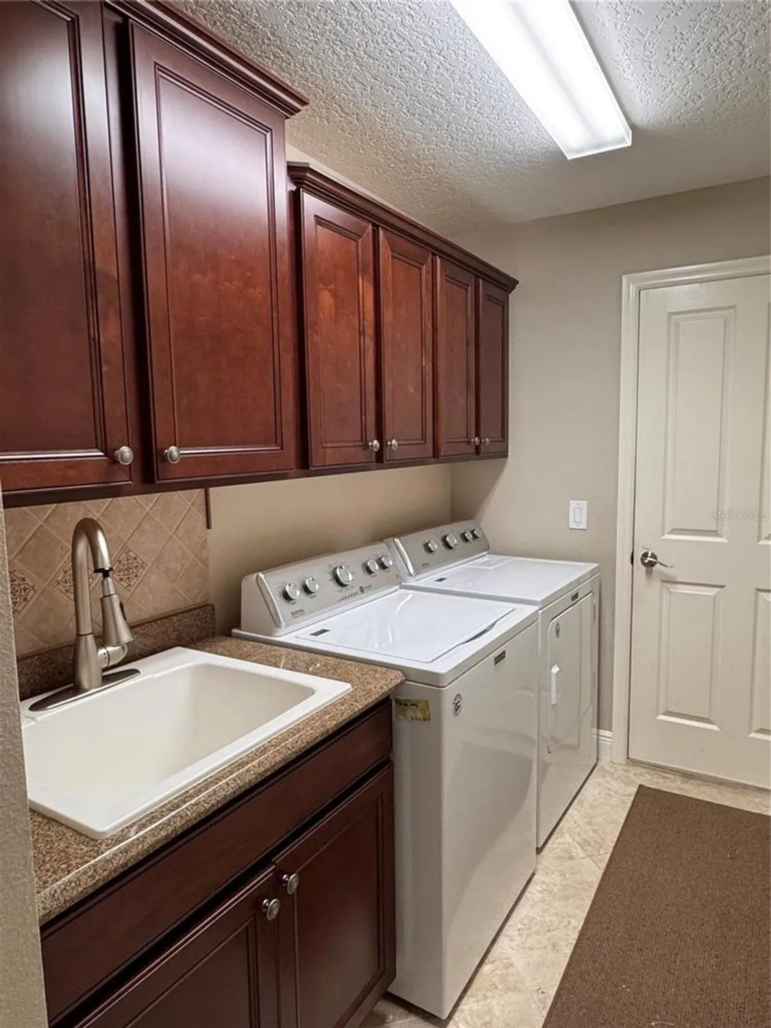 Property Slideshow image 14 of 37 | 2005 markridge loop, The Villages, FL, 32162