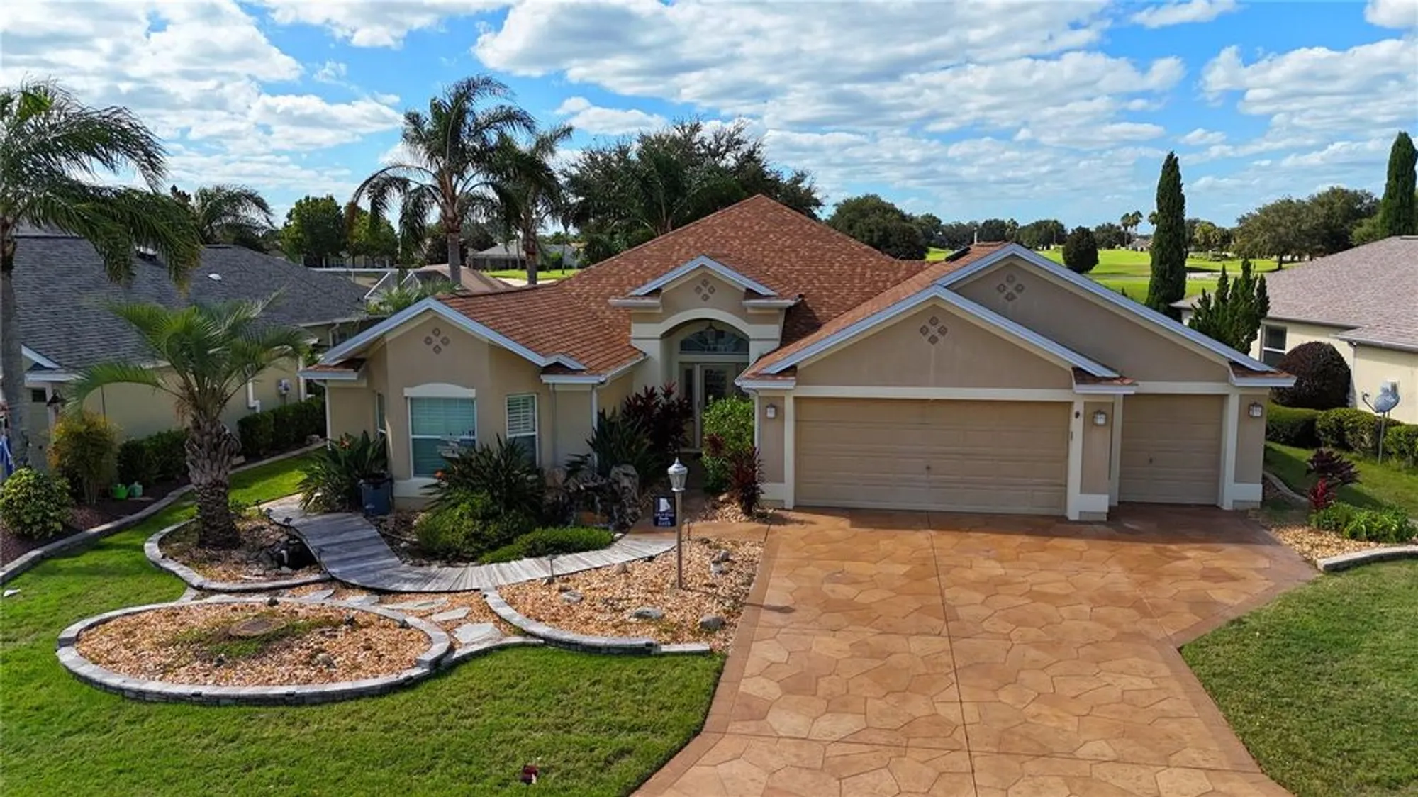 Property Slideshow image 3 of 60 | 1988 dove hollow run, The Villages, FL, 32162