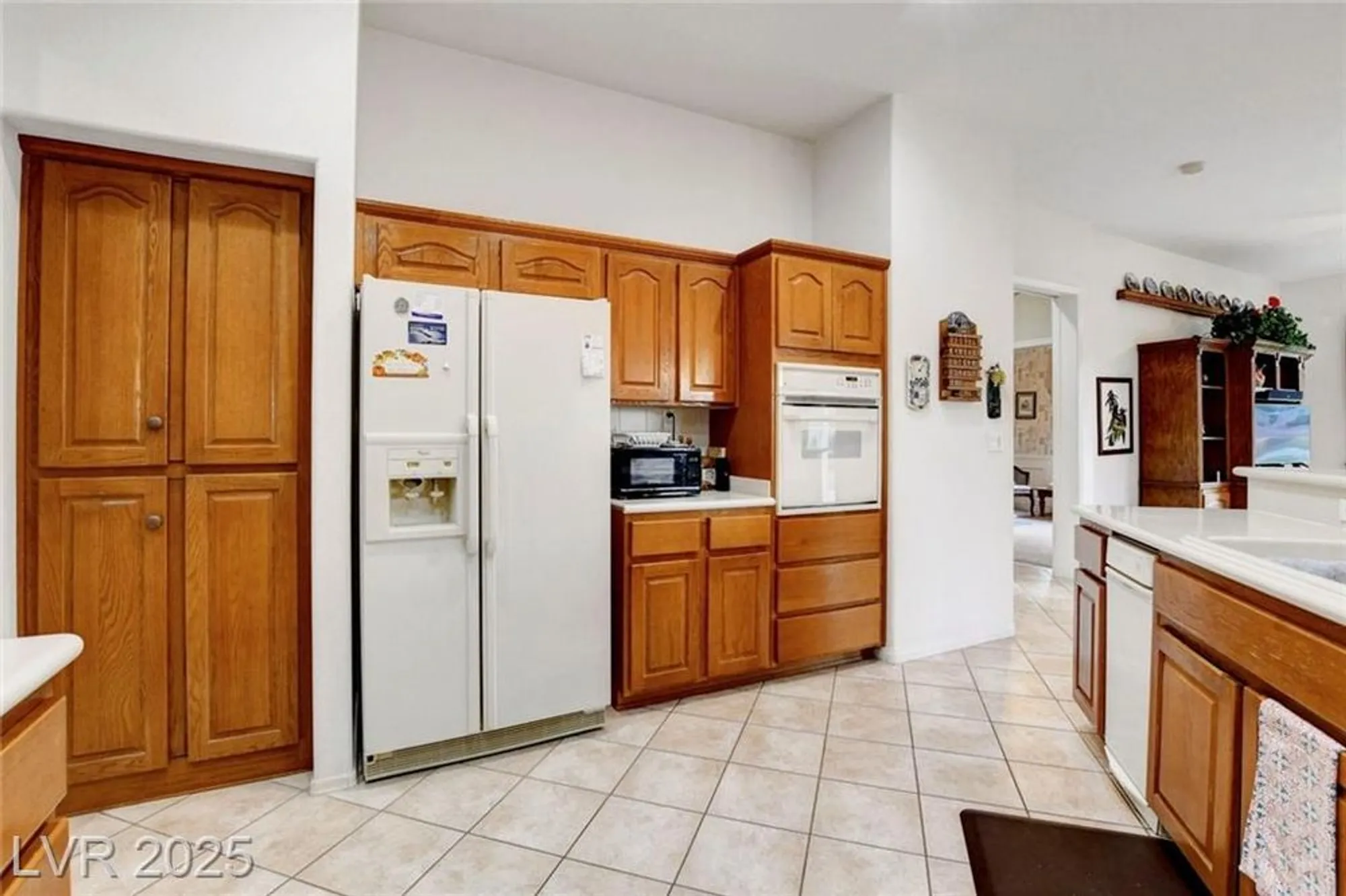 Property Slideshow image 16 of 29 | 3001 swan hill dr, Las Vegas, NV, 89134