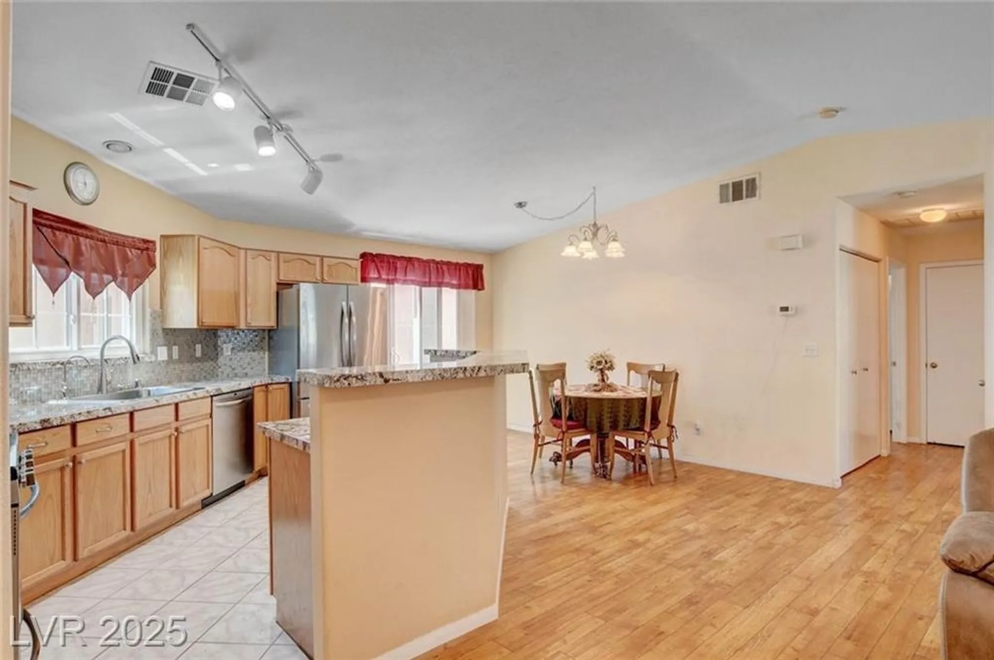 Property Slideshow image 15 of 56 | 5043 mascaro dr, Las Vegas, NV, 89122