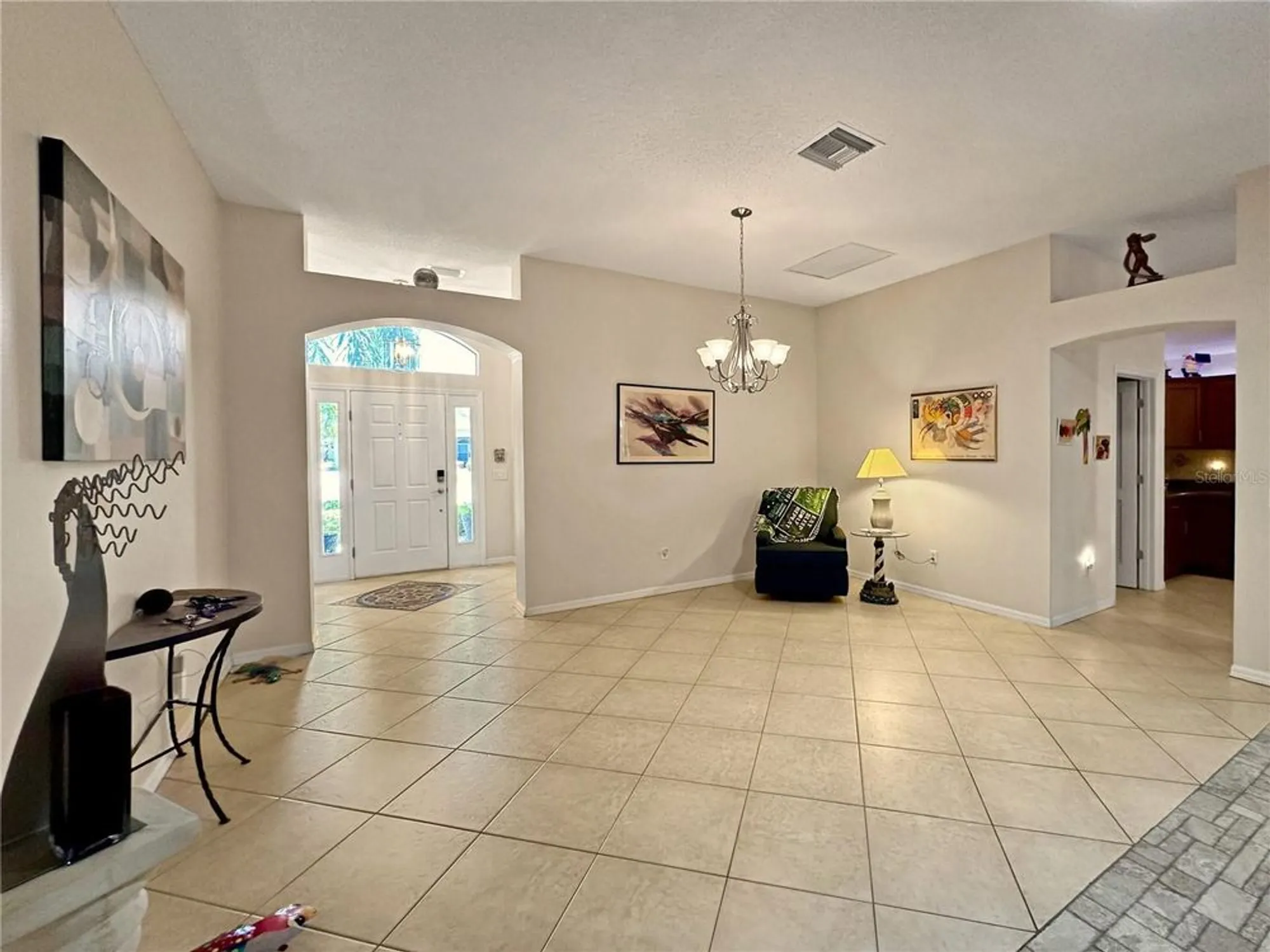 Property Slideshow image 7 of 42 | 867 castleberry cir, The Villages, FL, 32162