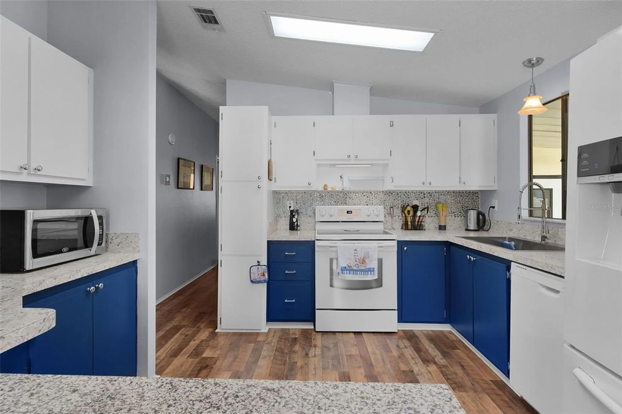 Property Slideshow image 8 of 42 | 1717 palm aire dr, Lady Lake, FL, 32159