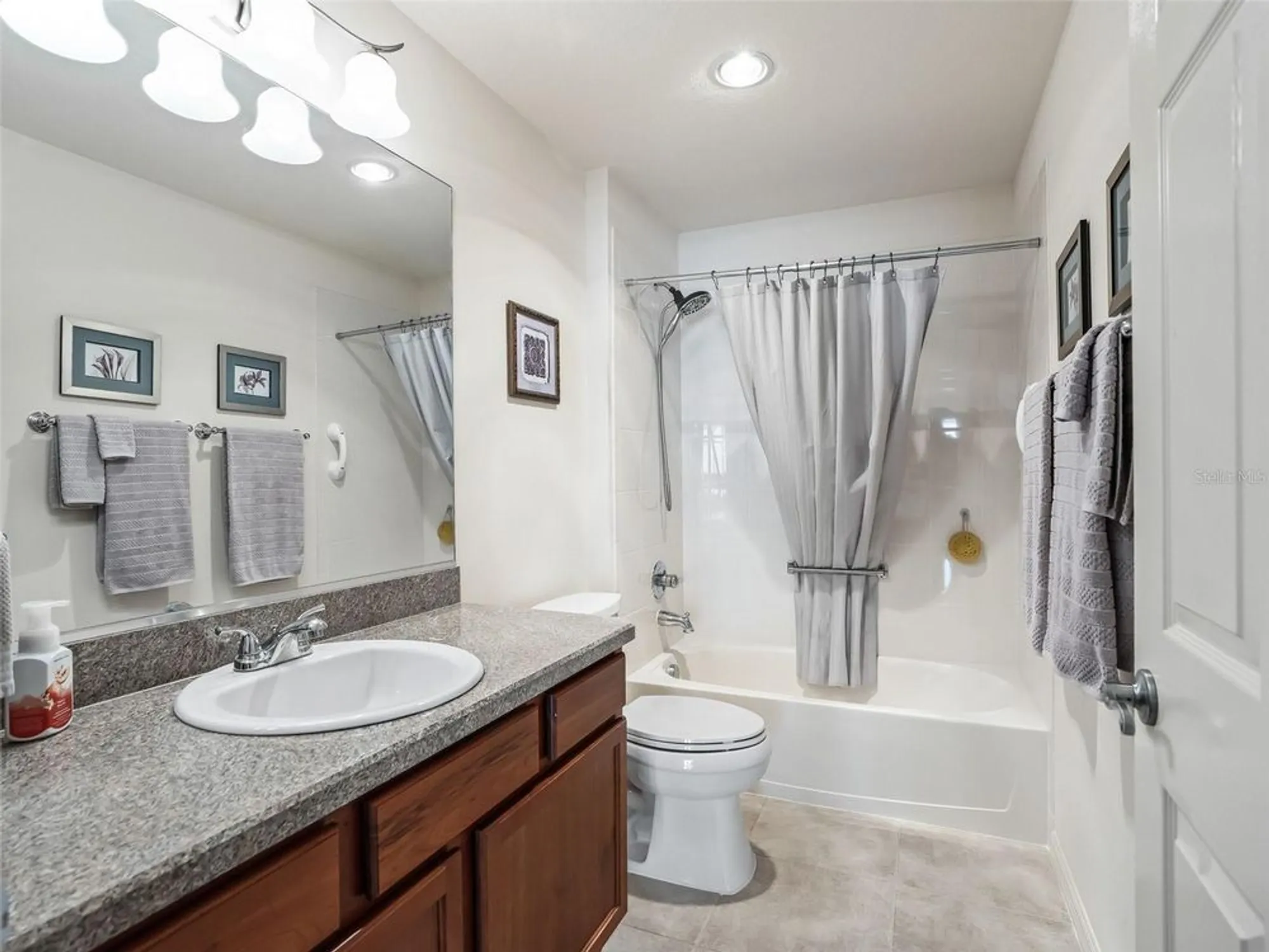 Property Slideshow image 36 of 54 | 1225 edgewater ln, The Villages, FL, 32162
