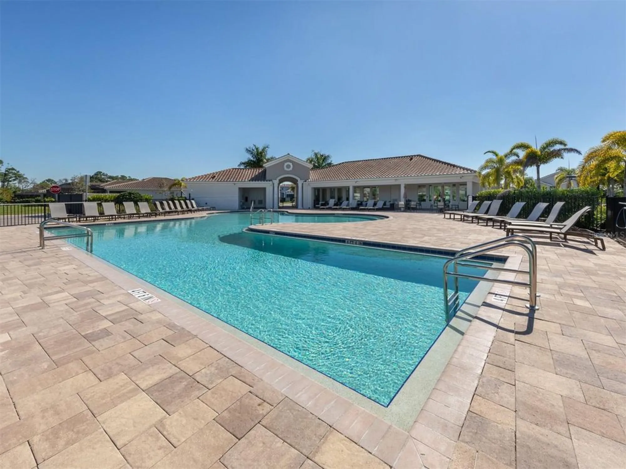 Property Slideshow image 47 of 78 | 592 mistiflower cir, Nokomis, FL, 34275