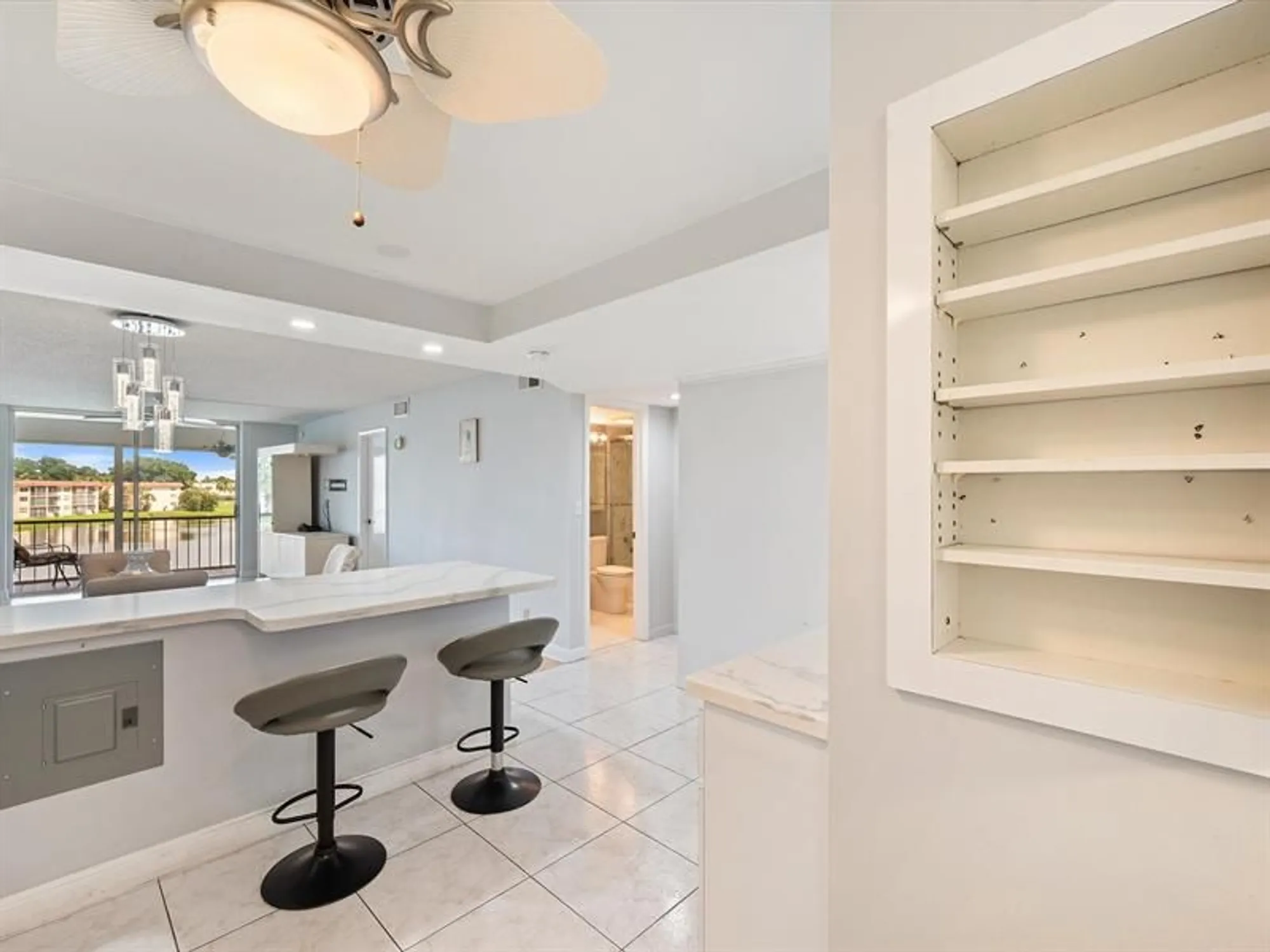Property Slideshow image 12 of 42 | 9423 s hollybrook lake dr 309, Pembroke Pines, FL, 33025