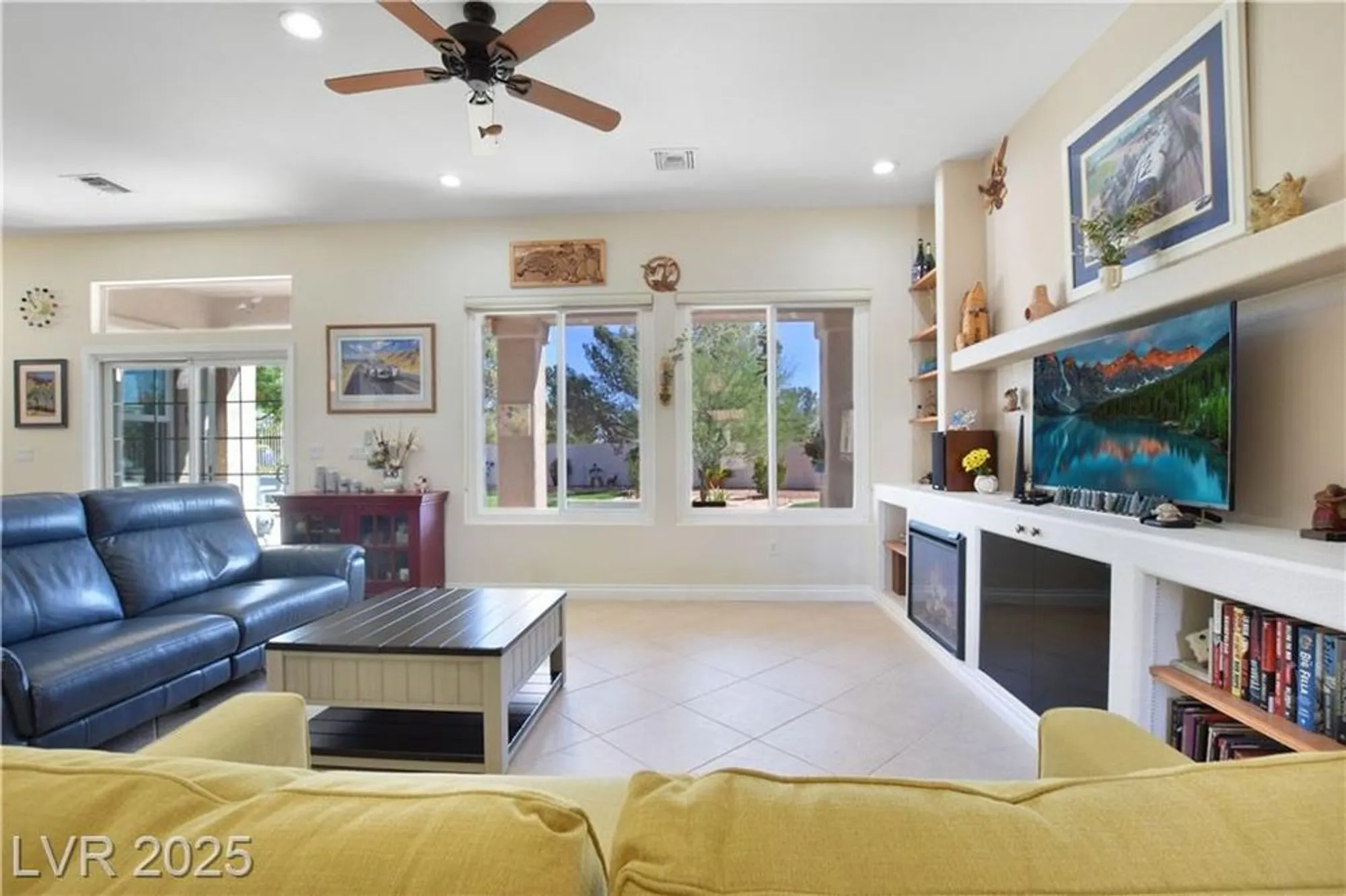 Property Slideshow image 4 of 40 | 2332 rumriver st, Las Vegas, NV, 89134