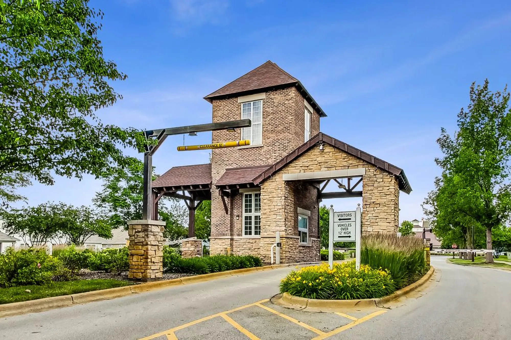 Property Slideshow image 23 of 29 | 2924 raleigh ct, Naperville, IL, 60564