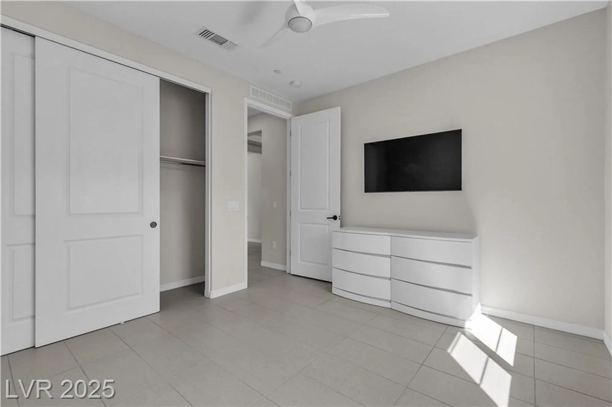 Property Slideshow image 15 of 76 | 11 acacia creek ct, Henderson, NV, 89011