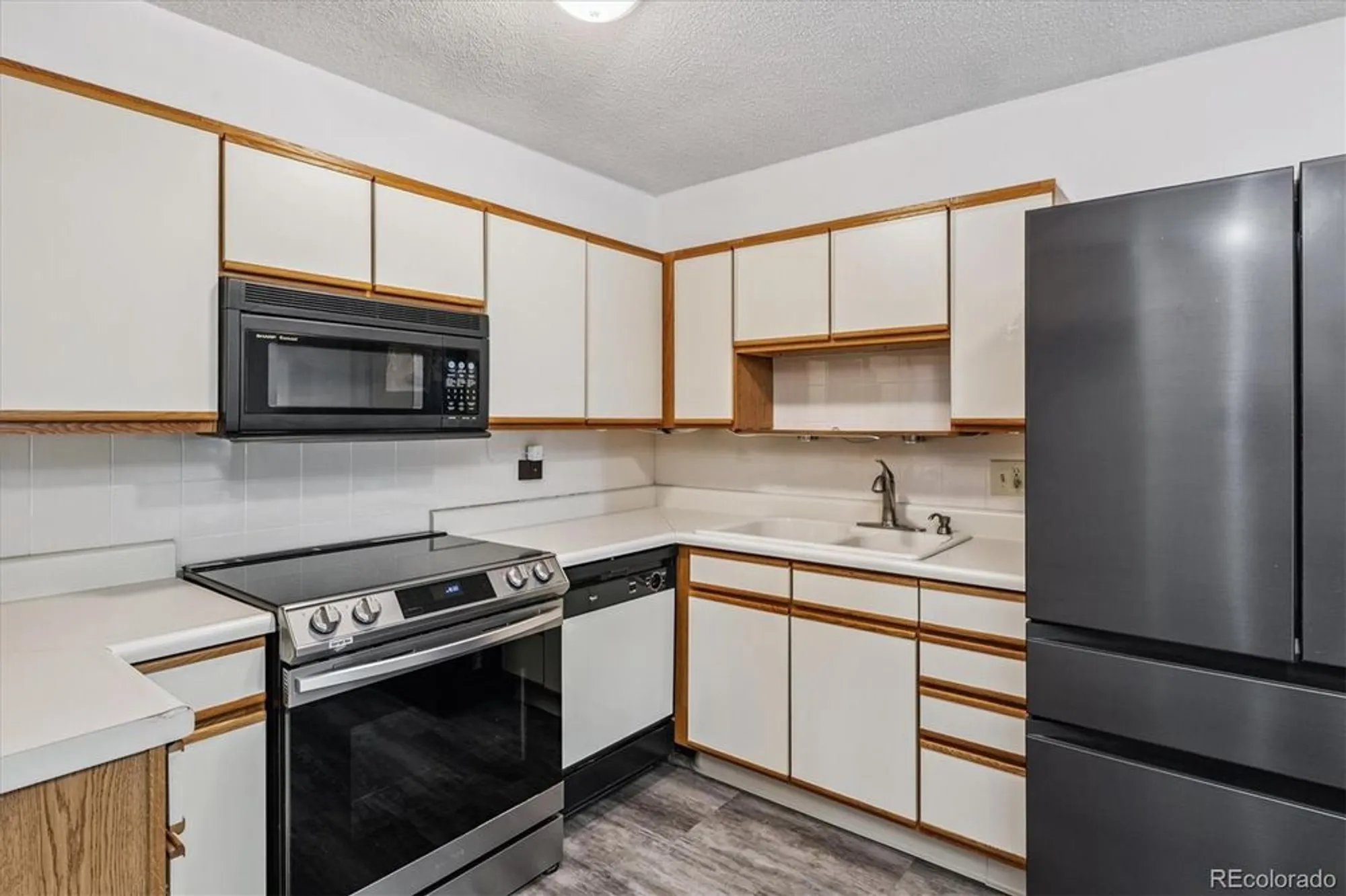 Property Slideshow image 6 of 31 | 775 s alton way 6c, Denver, CO, 80247