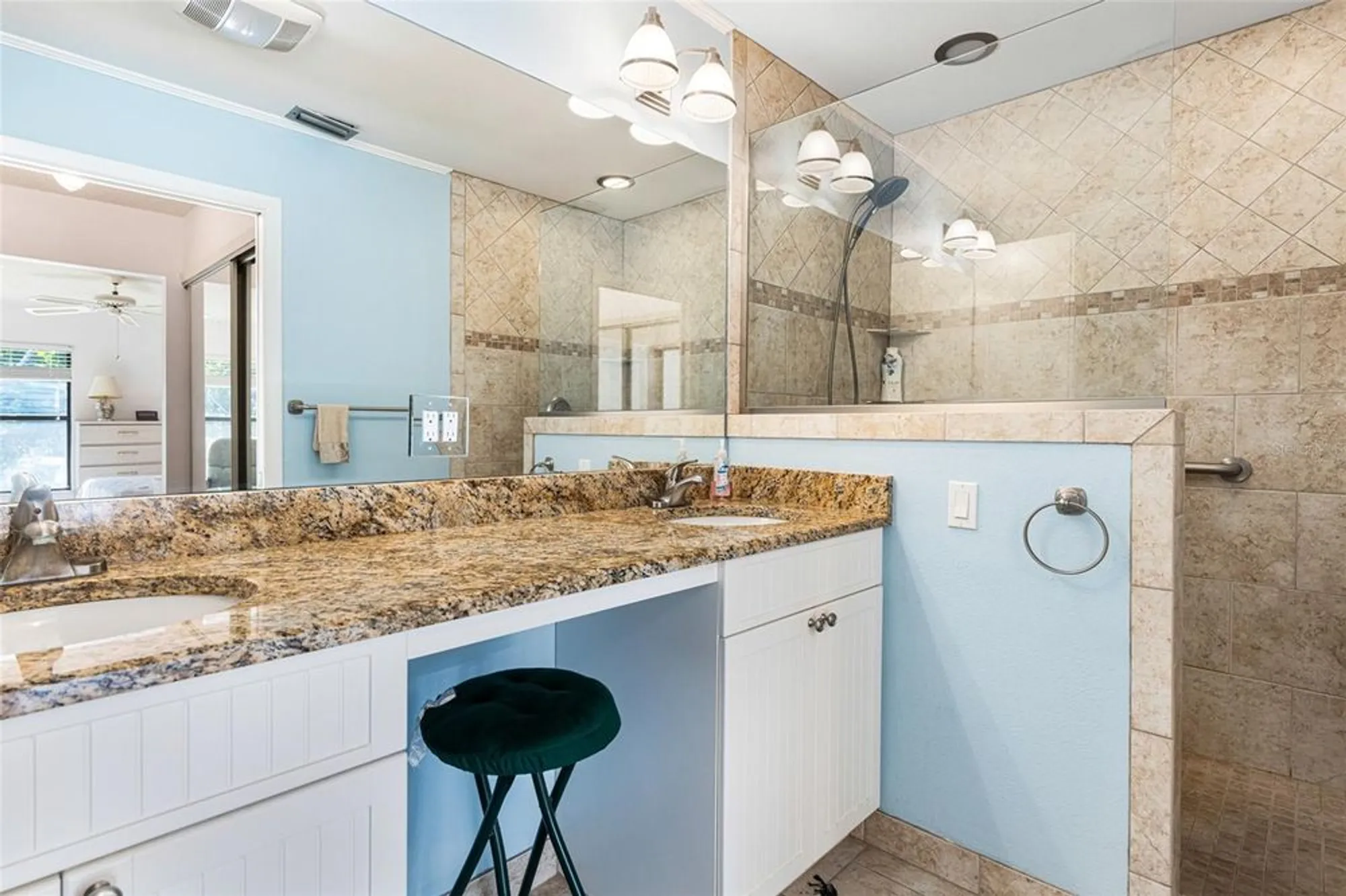 Property Slideshow image 16 of 33 | 3041 matecumbe key rd 4, Punta Gorda, FL, 33955