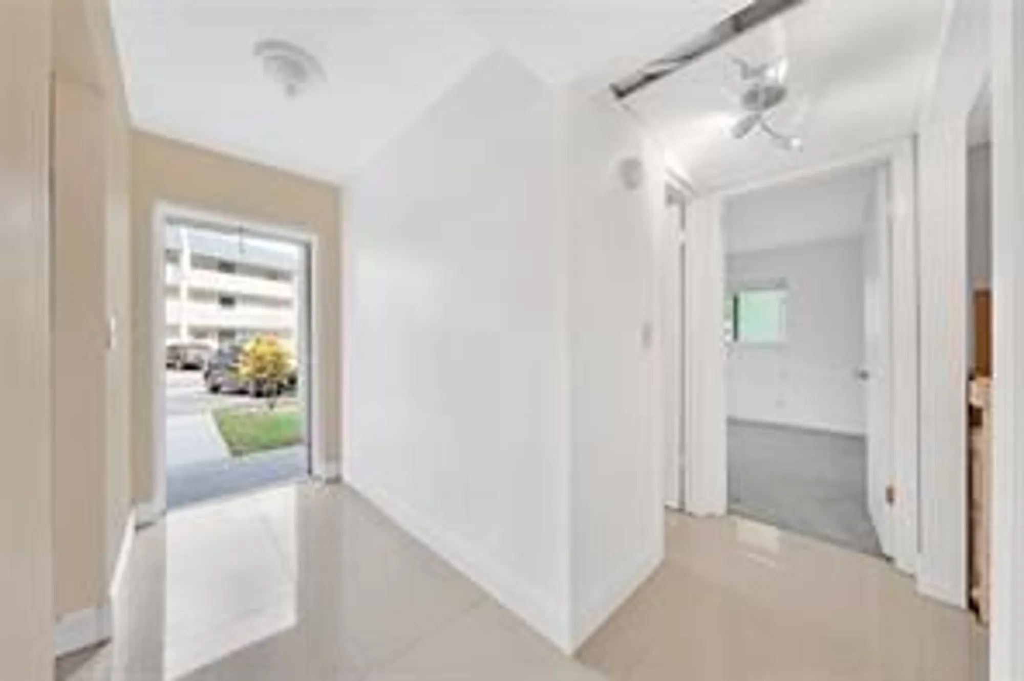 Property Slideshow image 10 of 43 | 7897 golf circle dr 112, Margate, FL, 33063