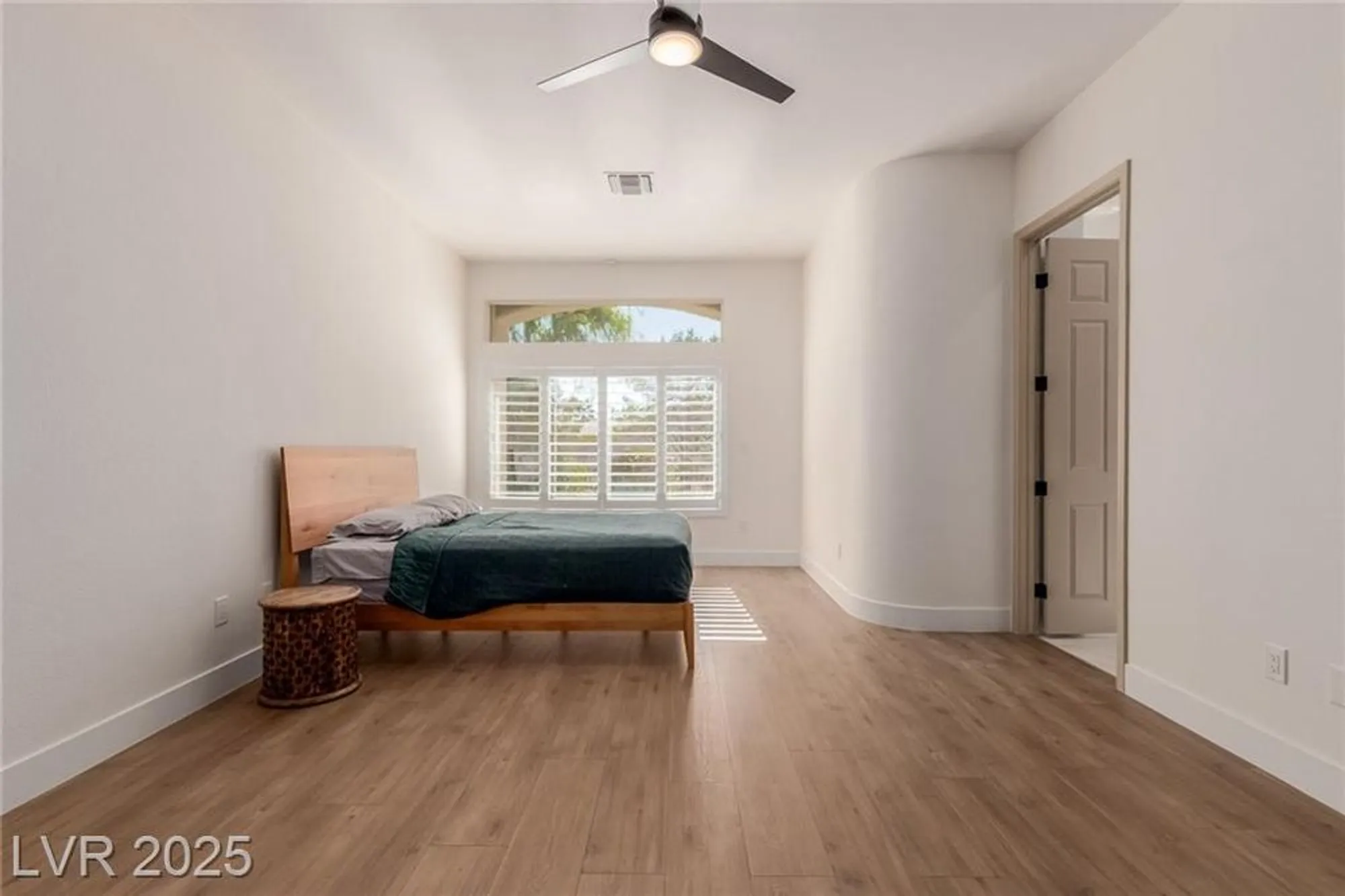 Property Slideshow image 23 of 49 | 2824 faiss dr, Las Vegas, NV, 89134