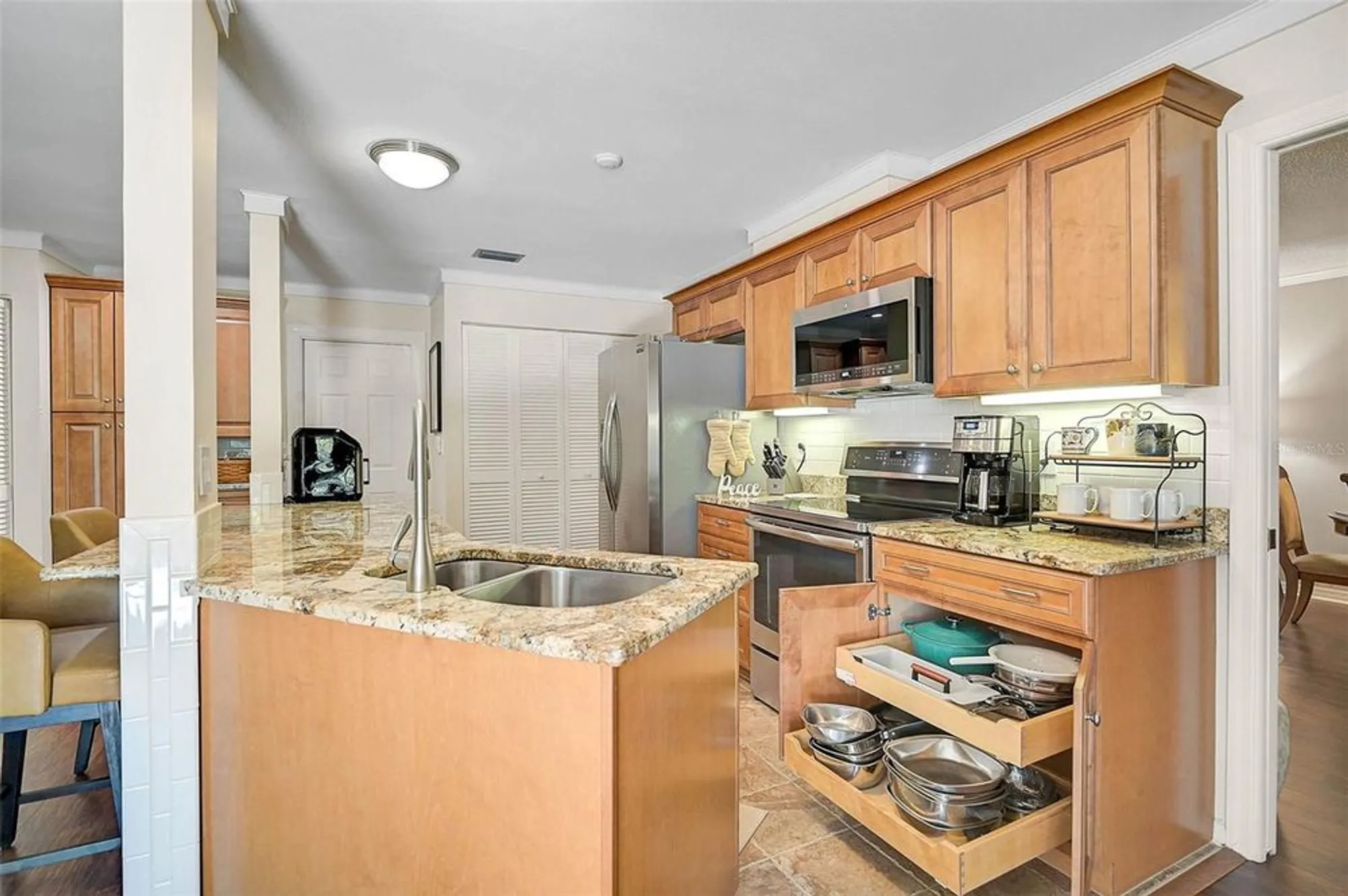 Property Slideshow image 30 of 61 | 3890 wilshire cir 27, Sarasota, FL, 34238
