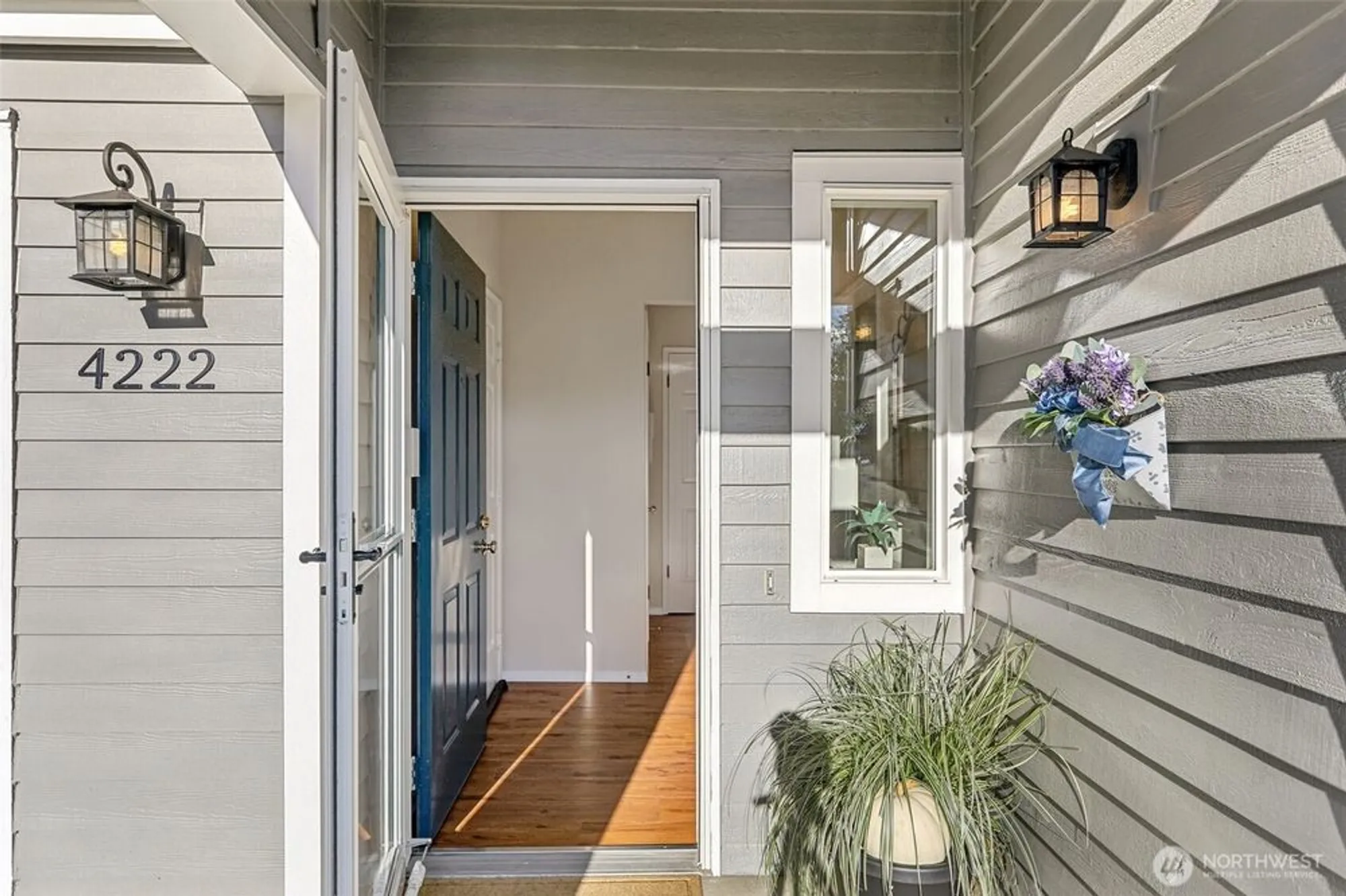 Property Slideshow image 6 of 40 | 4222 221st pl se # 1081, Issaquah, WA, 98029