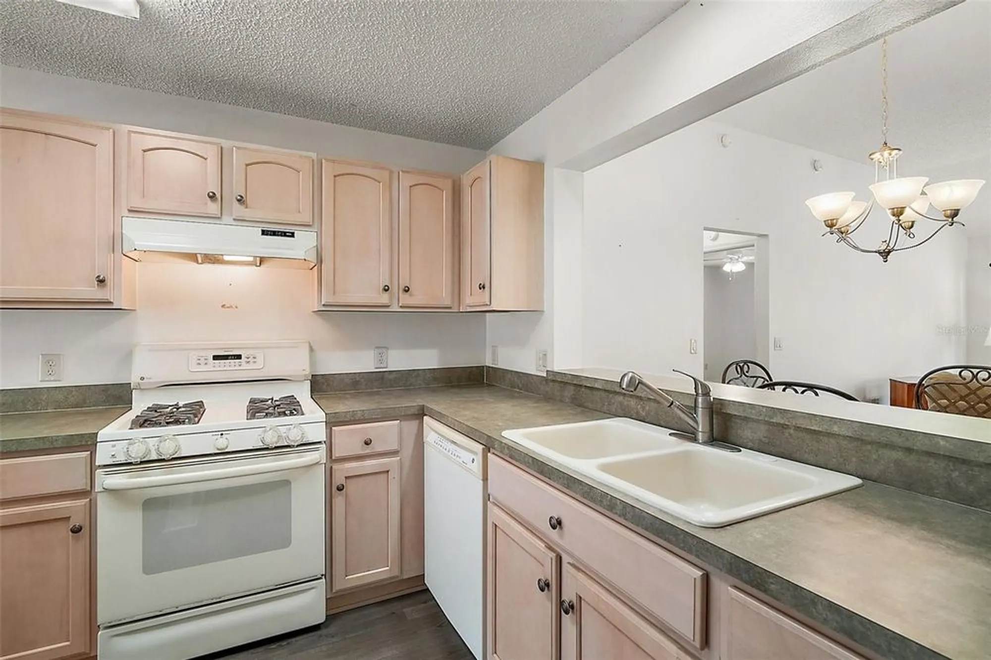 Property Slideshow image 11 of 21 | 17238 se 94th coults cir, The Villages, FL, 32162