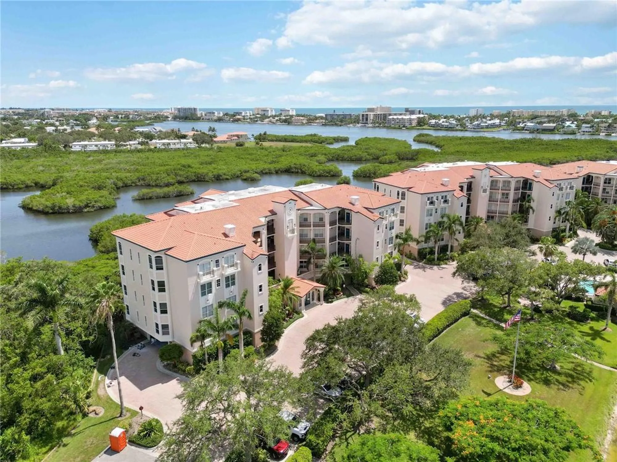 Property Slideshow image 2 of 41 | 5450 eagles point cir 405, Sarasota, FL, 34231