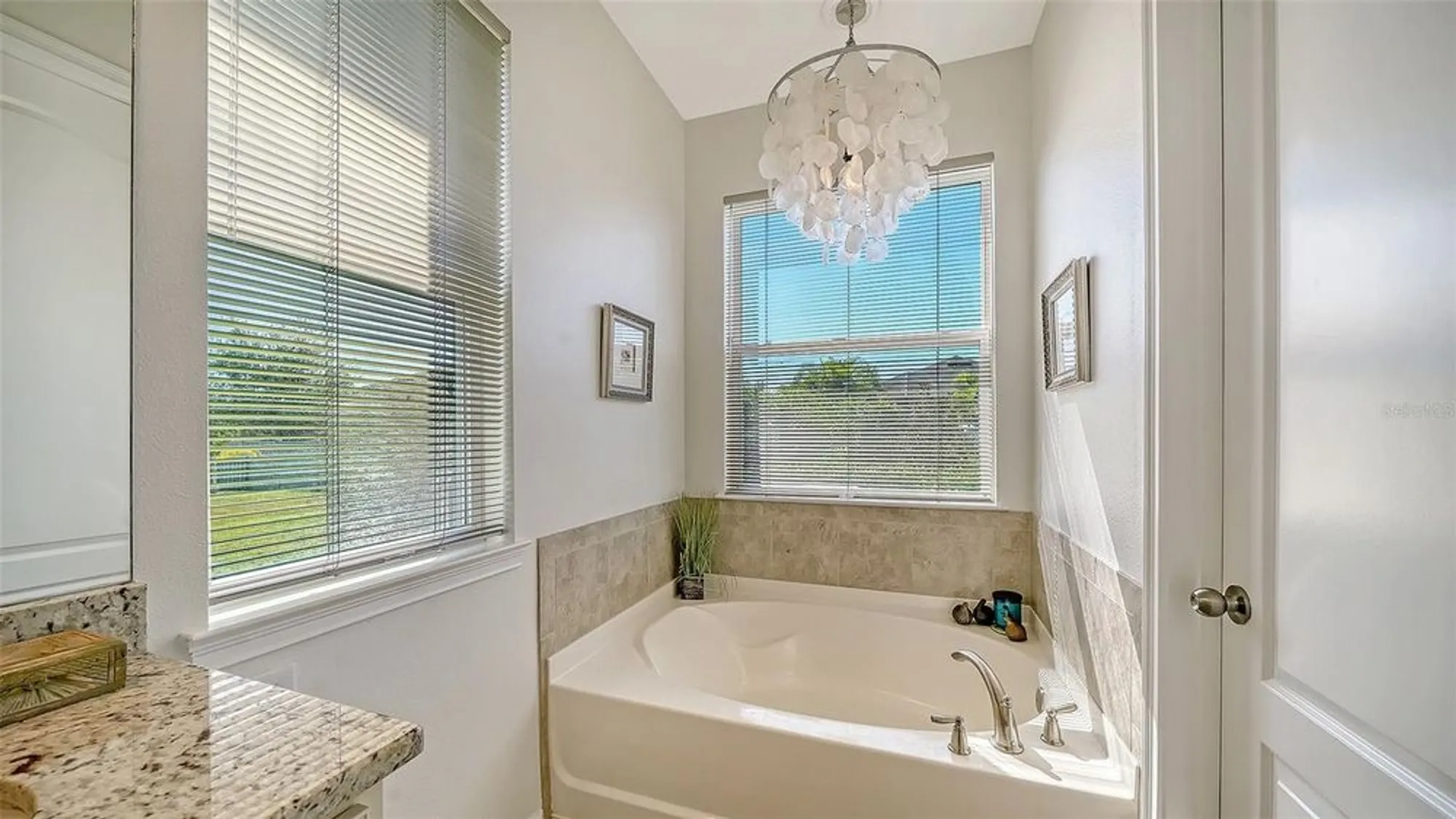 Property Slideshow image 28 of 51 | 11211 spring gate trl, Lakewood Ranch, FL, 34211