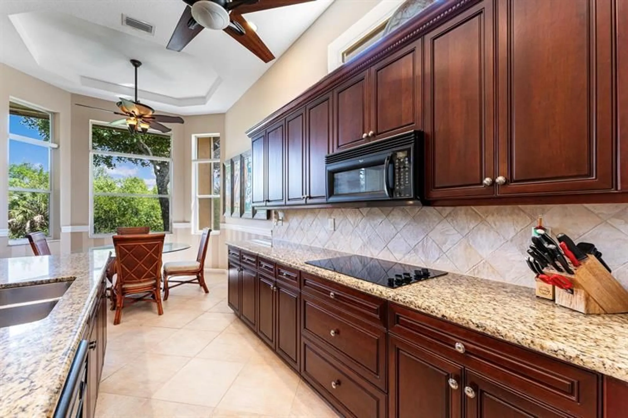 Property Slideshow image 11 of 39 | 1914 via castello, Wellington, FL, 33411
