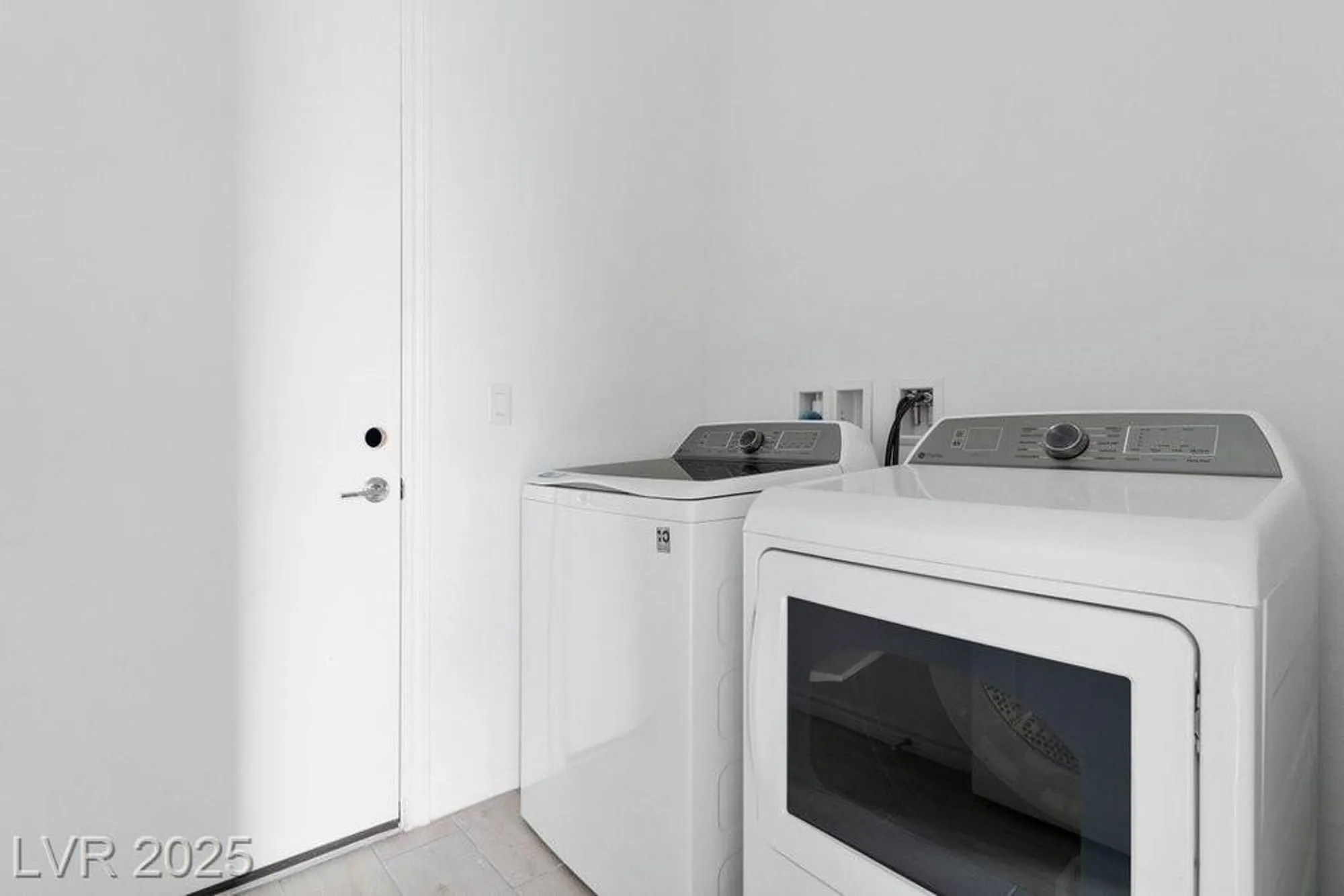 Property Slideshow image 19 of 36 | 925 allister fields ln, Las Vegas, NV, 89138