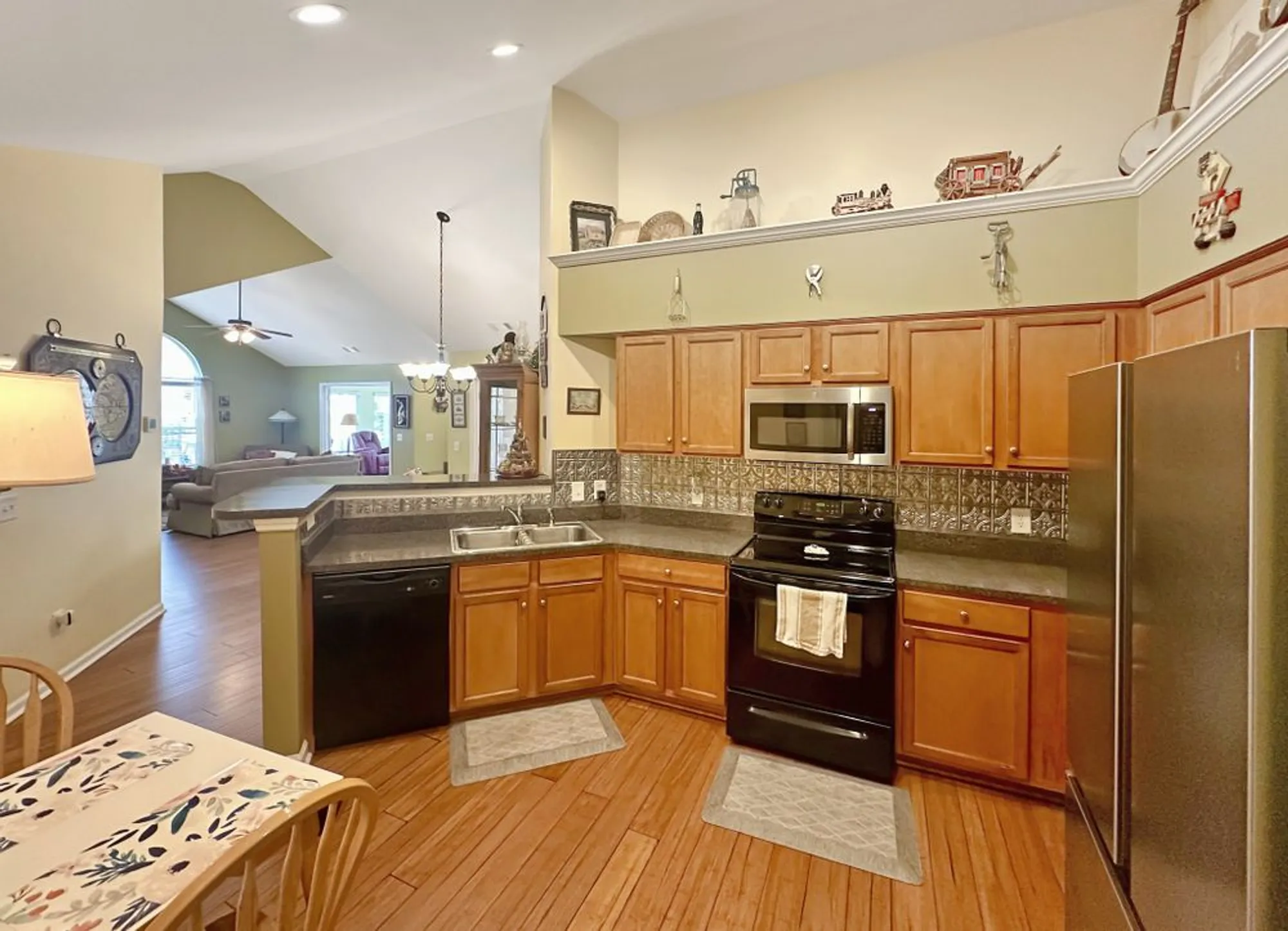 Property Slideshow image 14 of 37 | 825 s browns ln 2503, Gallatin, TN, 37066