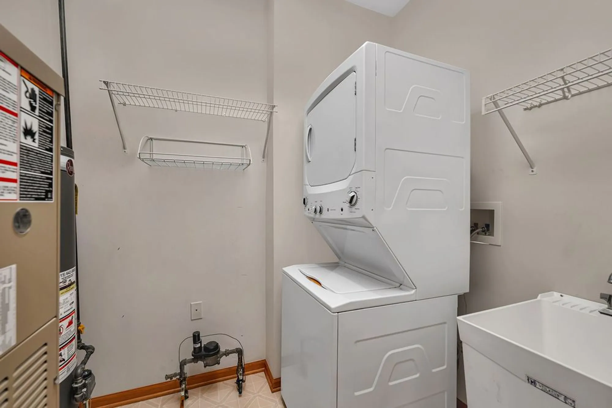 Property Slideshow image 20 of 25 | 1592 w cadillac cir, Romeoville, IL, 60446