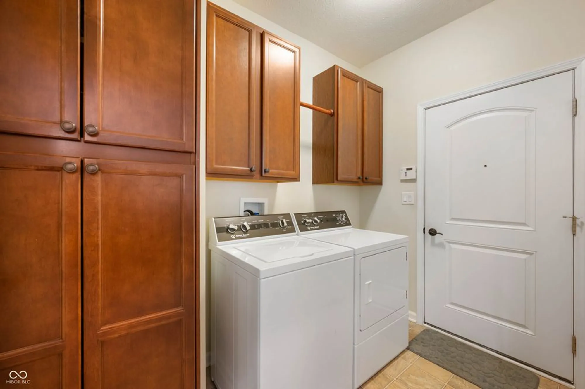 Property Slideshow image 18 of 20 | 8887 stoney meadow blvd, Avon, IN, 46123