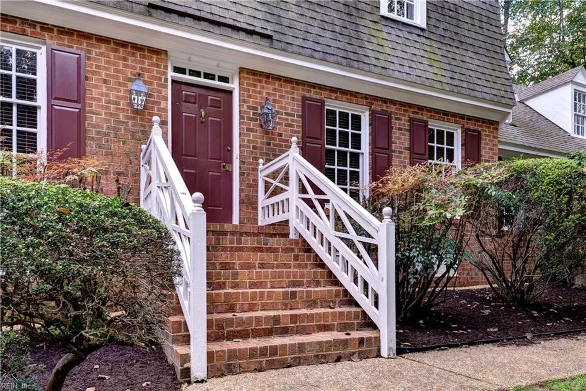 Property Slideshow image 2 of 45 | 136 thomas dale, Williamsburg, VA, 23185