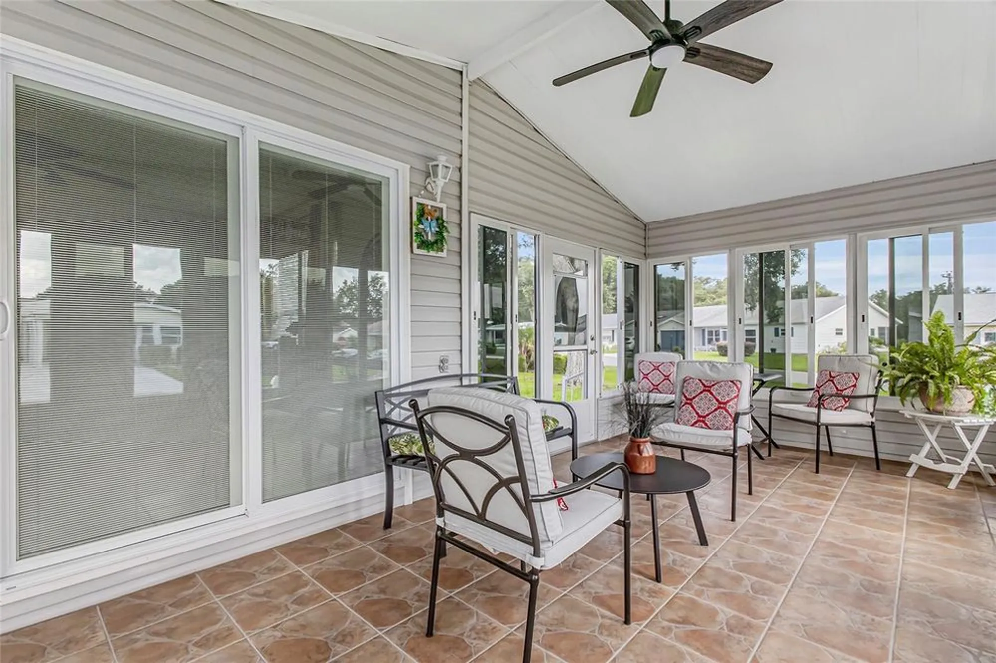 Property Slideshow image 24 of 38 | 25333 casa del lago ln, Leesburg, FL, 34748